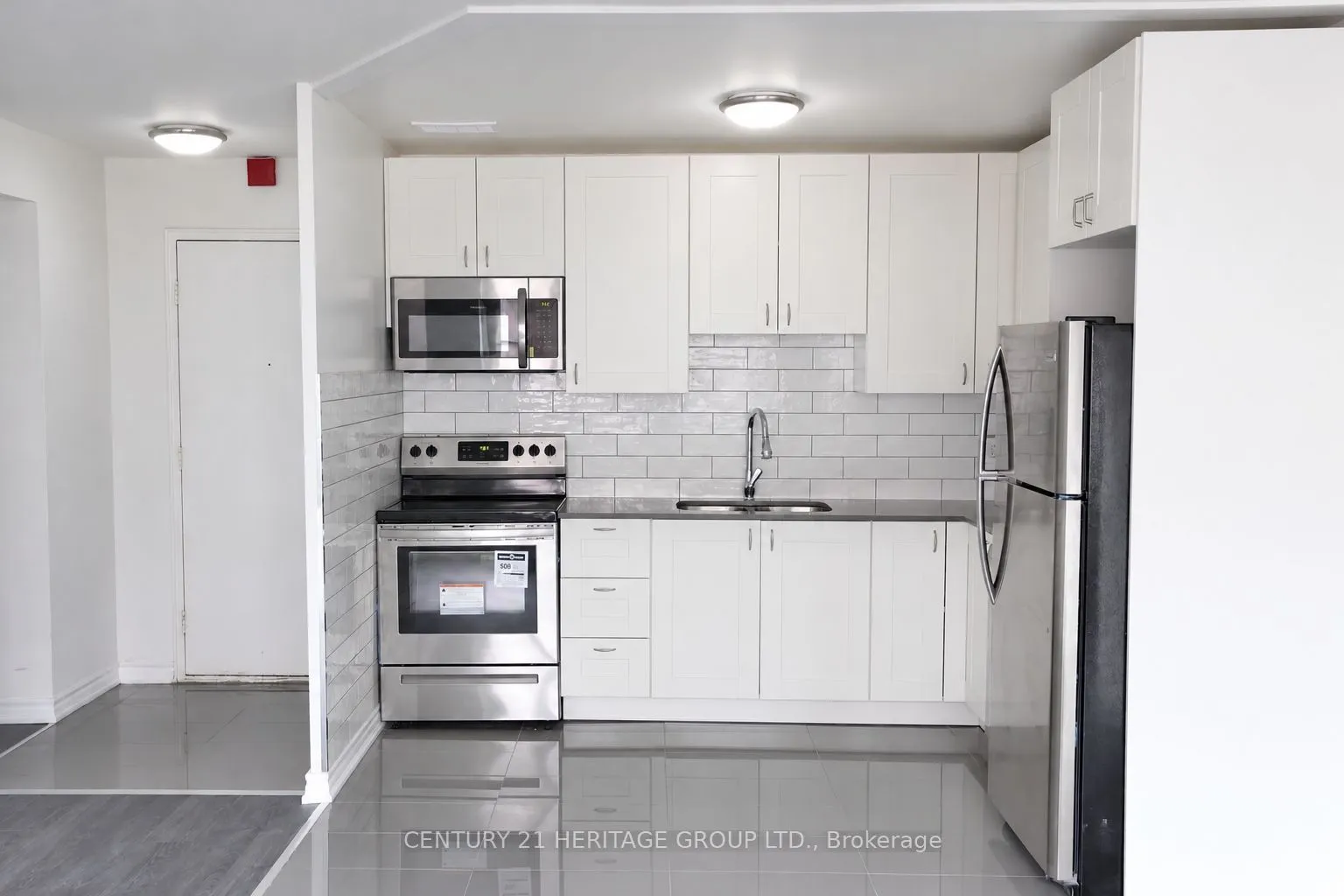 3101 Eglinton Avenue E #211