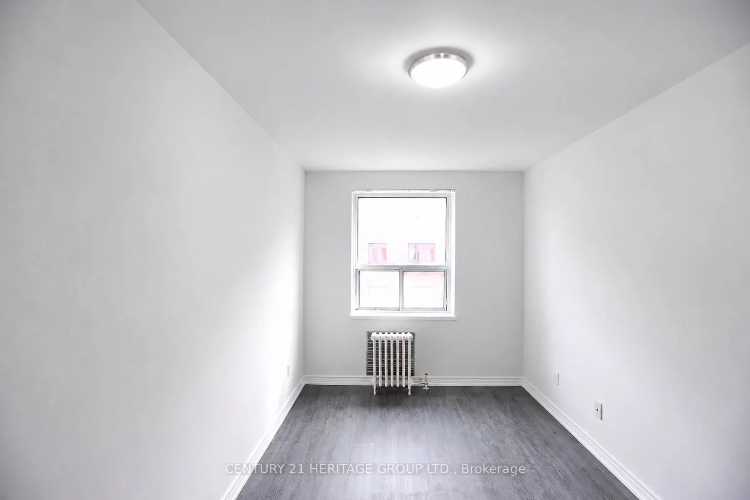 3101 Eglinton Avenue E #211