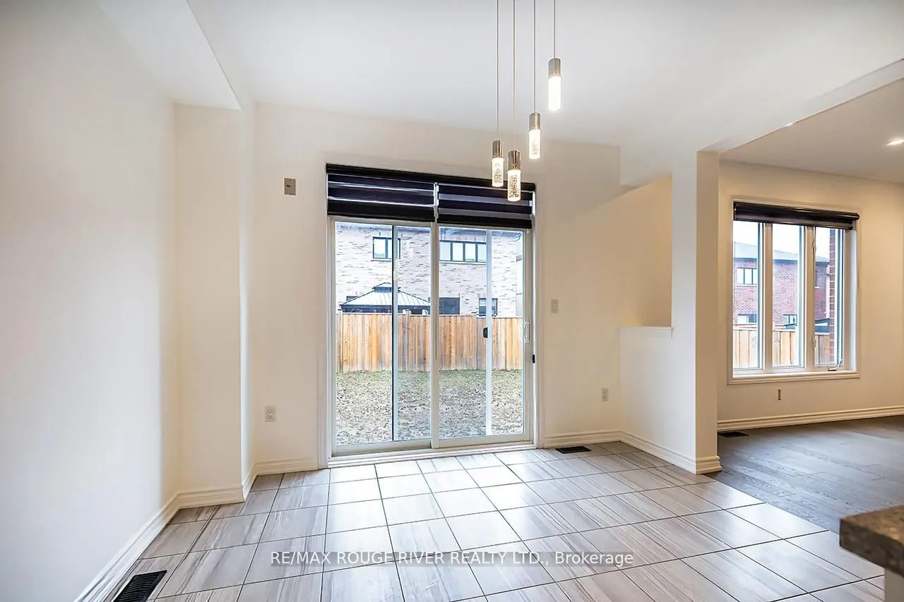 10 Moses Crescent