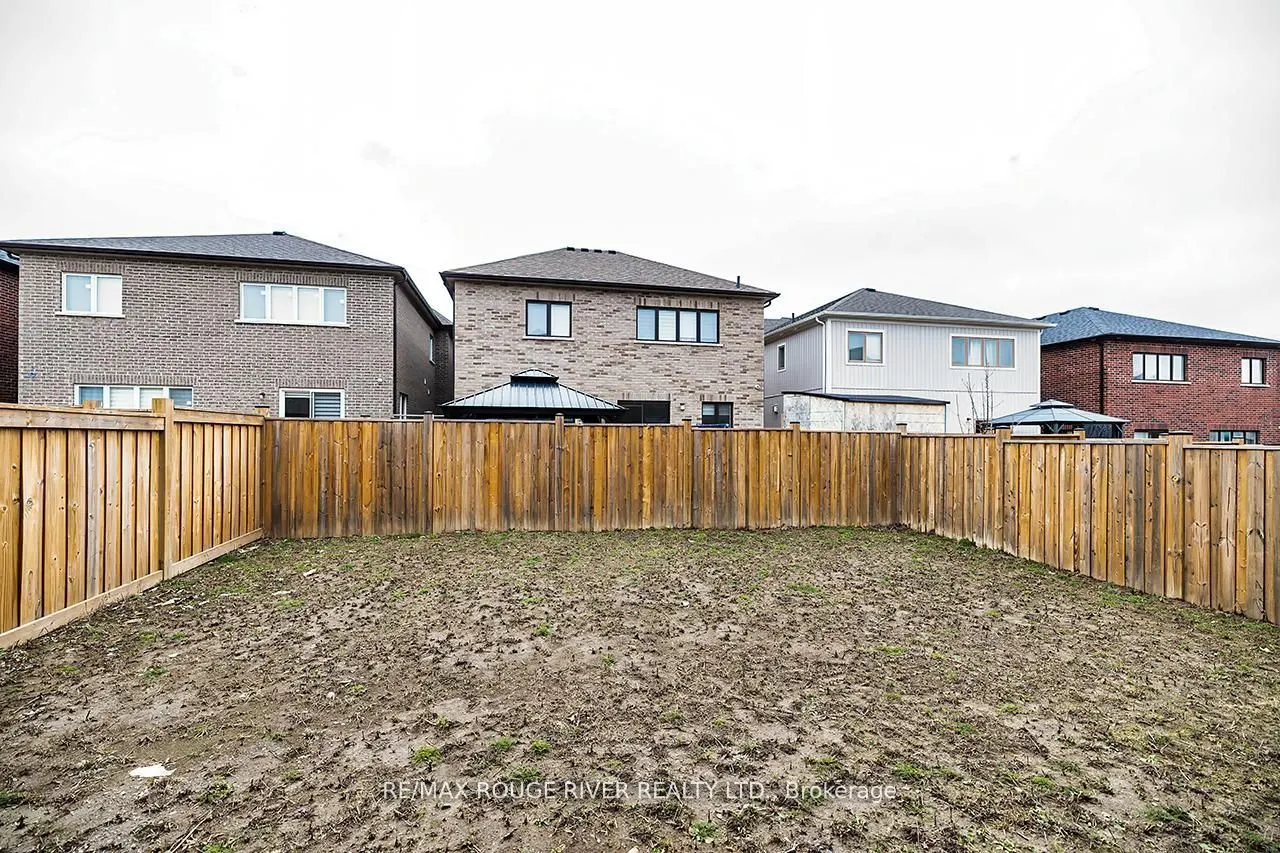 10 Moses Crescent
