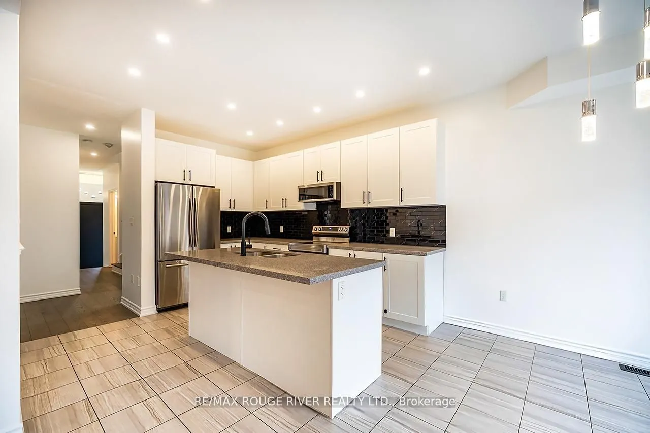 10 Moses Crescent