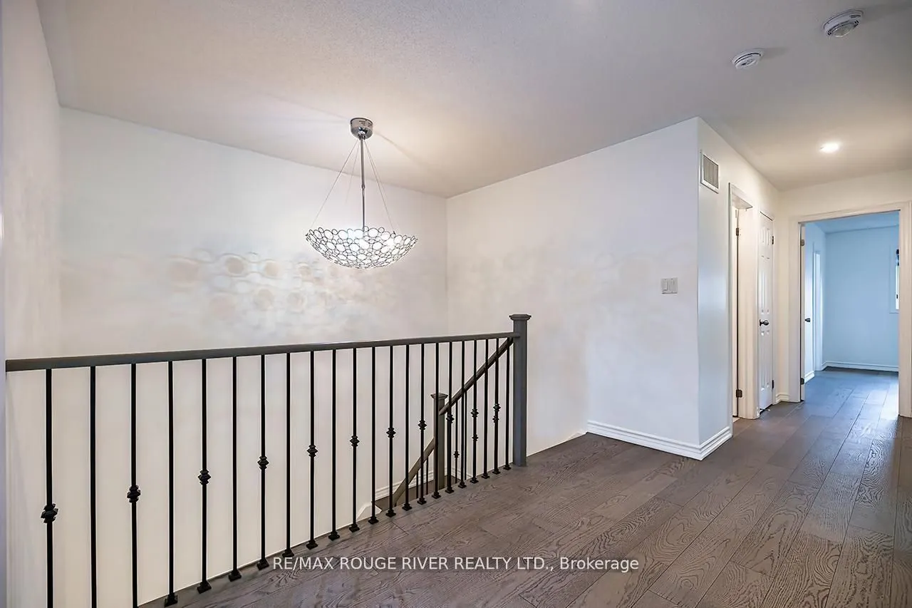 10 Moses Crescent