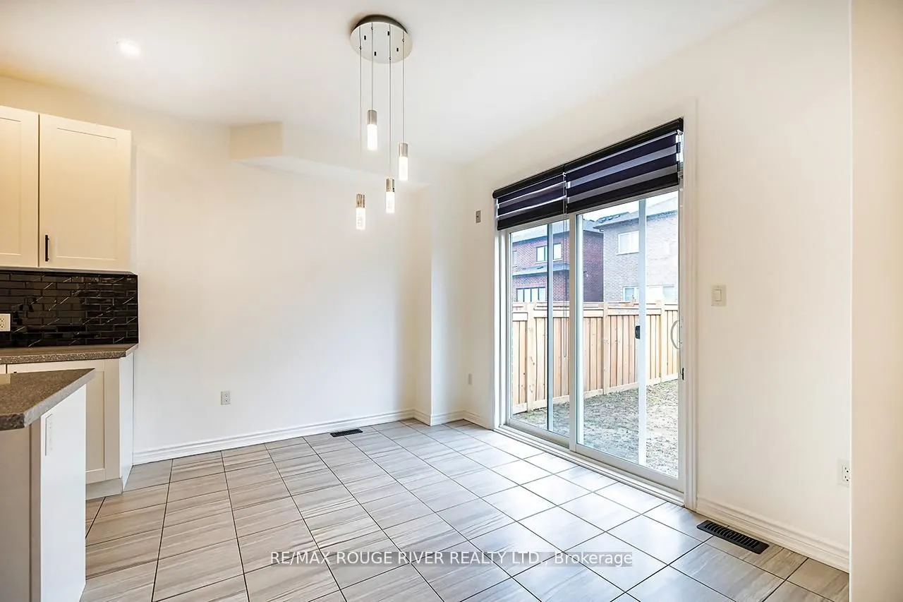 10 Moses Crescent
