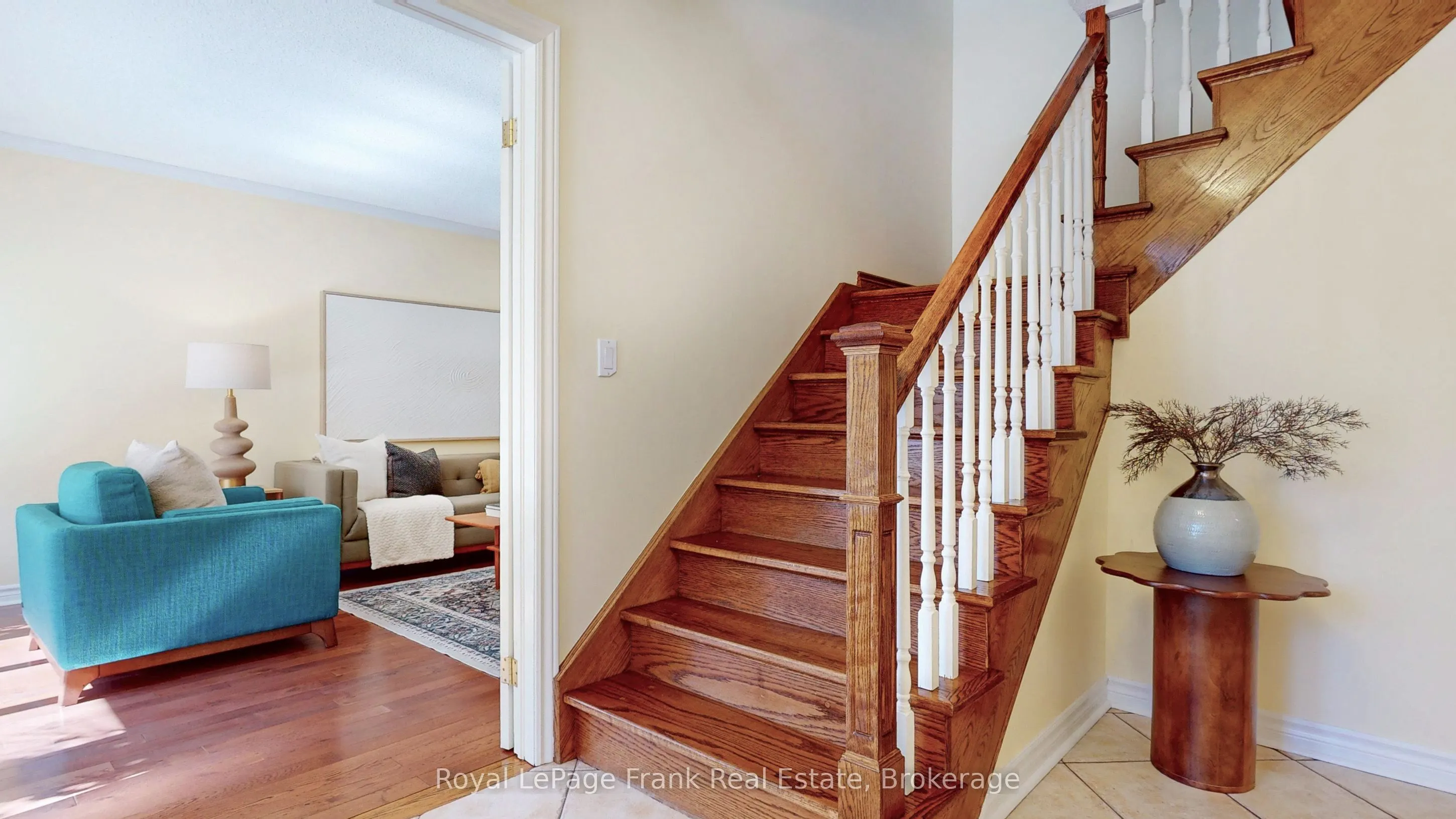 204 St John Street E