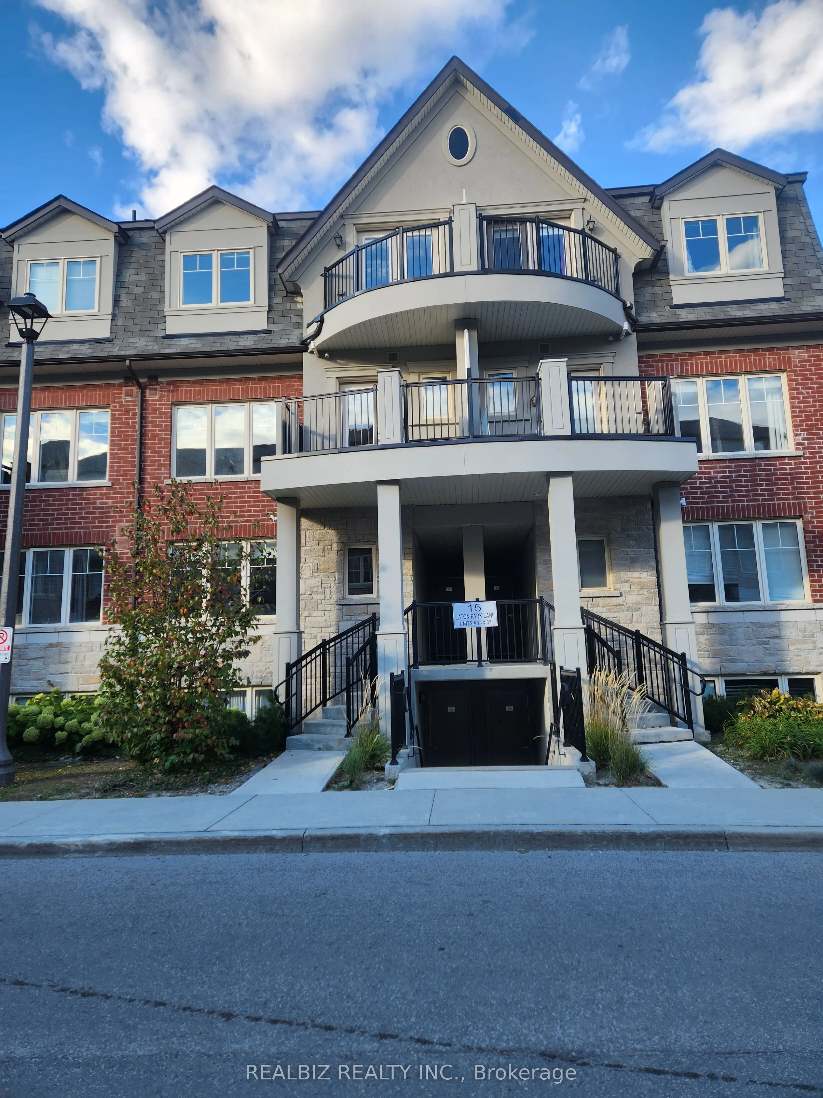15 Eaton Park Lane #27