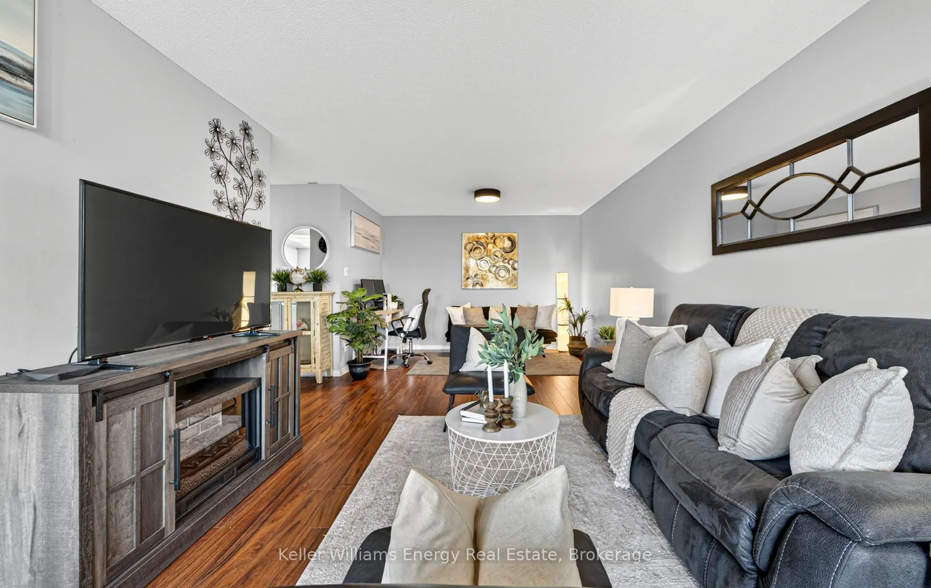 360 Watson Street W #308