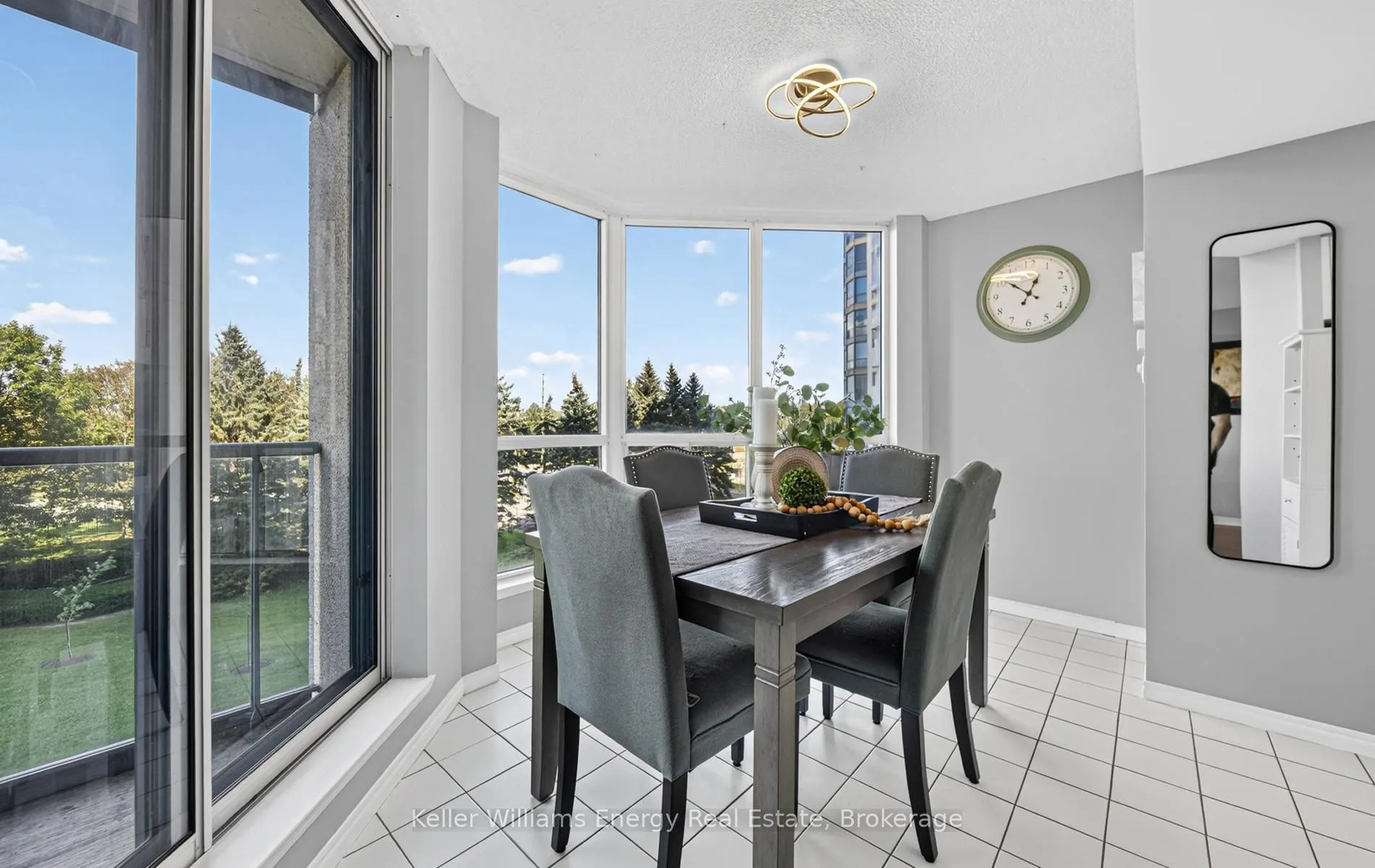 360 Watson Street W #308