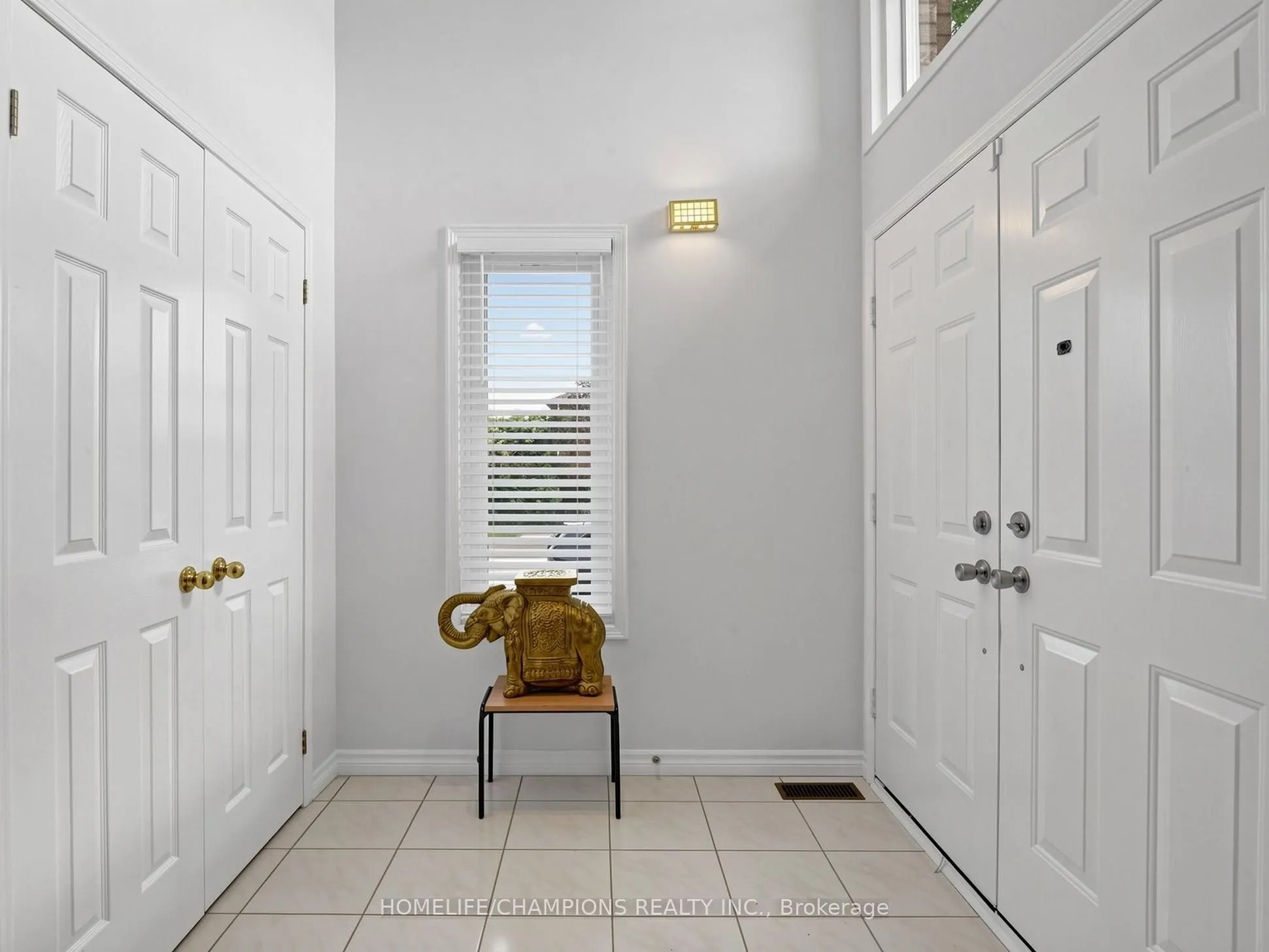 1622 Sandhurst Crescent