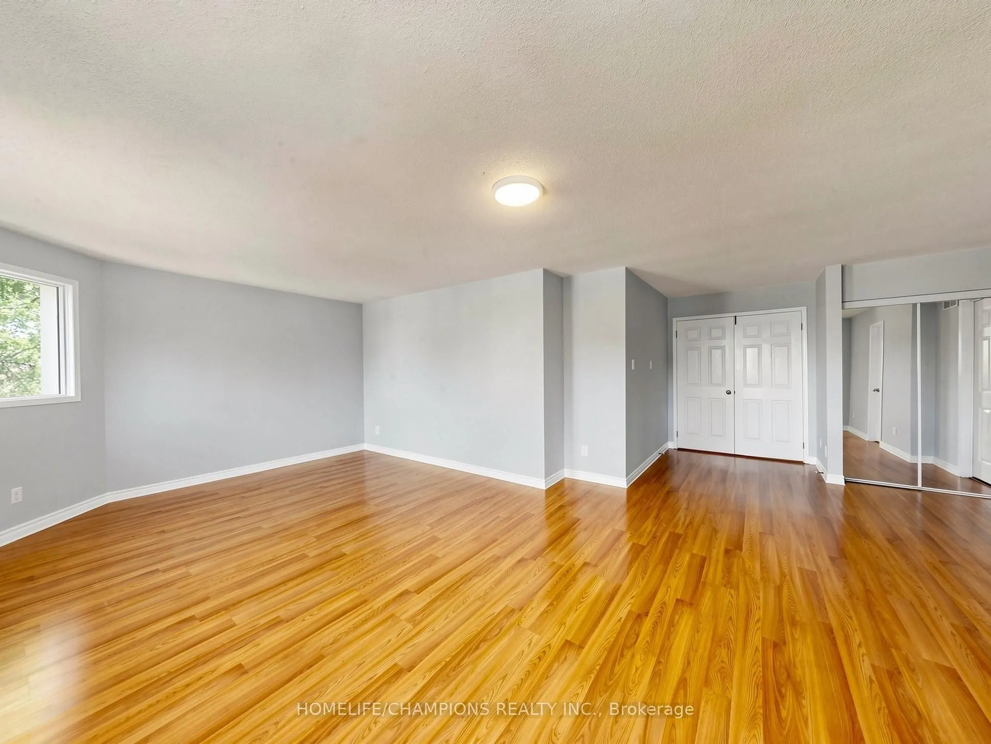 1622 Sandhurst Crescent