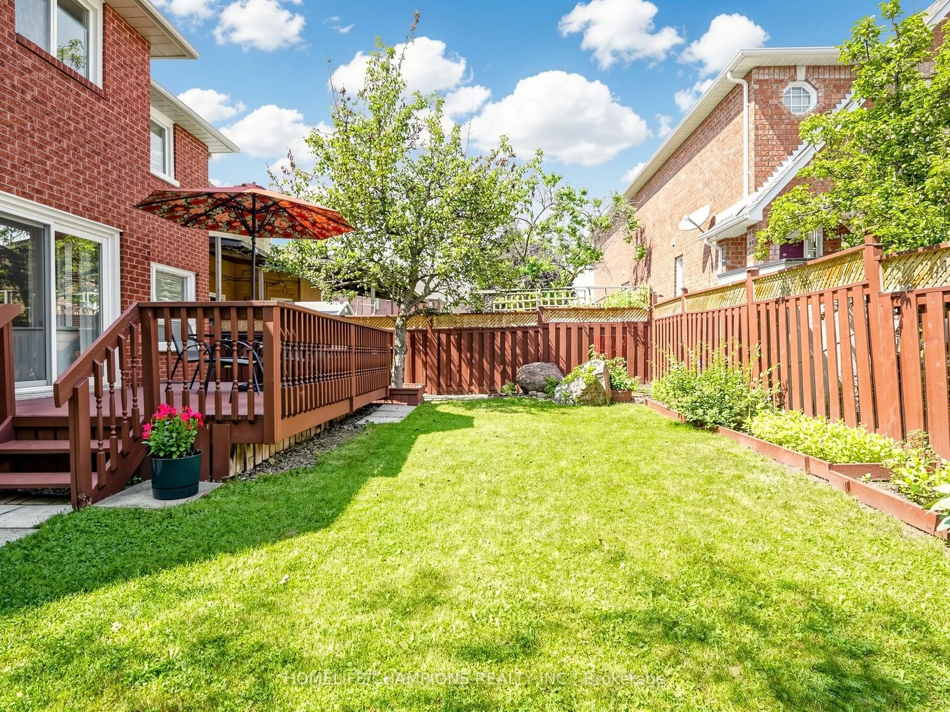 1622 Sandhurst Crescent