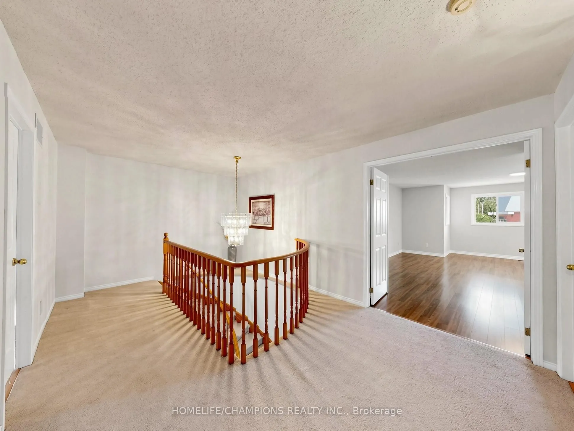 1622 Sandhurst Crescent