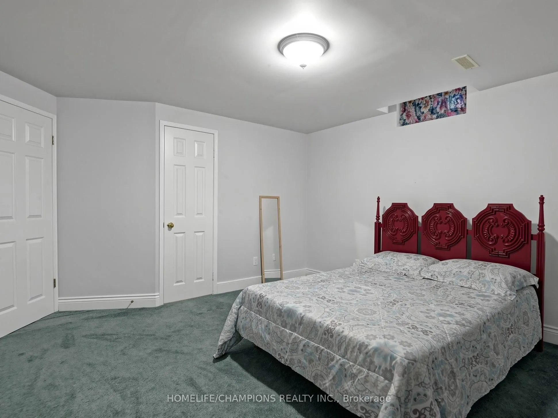 1622 Sandhurst Crescent