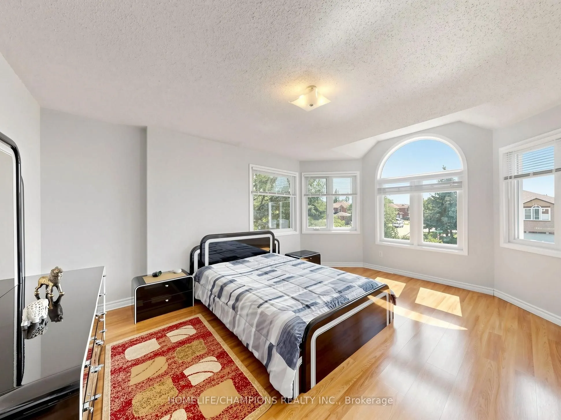1622 Sandhurst Crescent