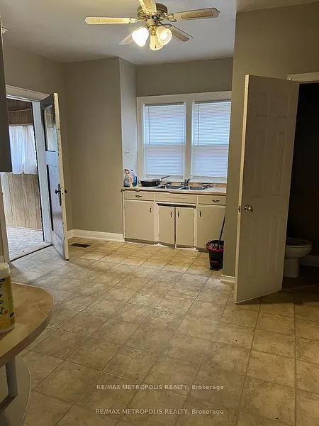 329 Ritson Road S