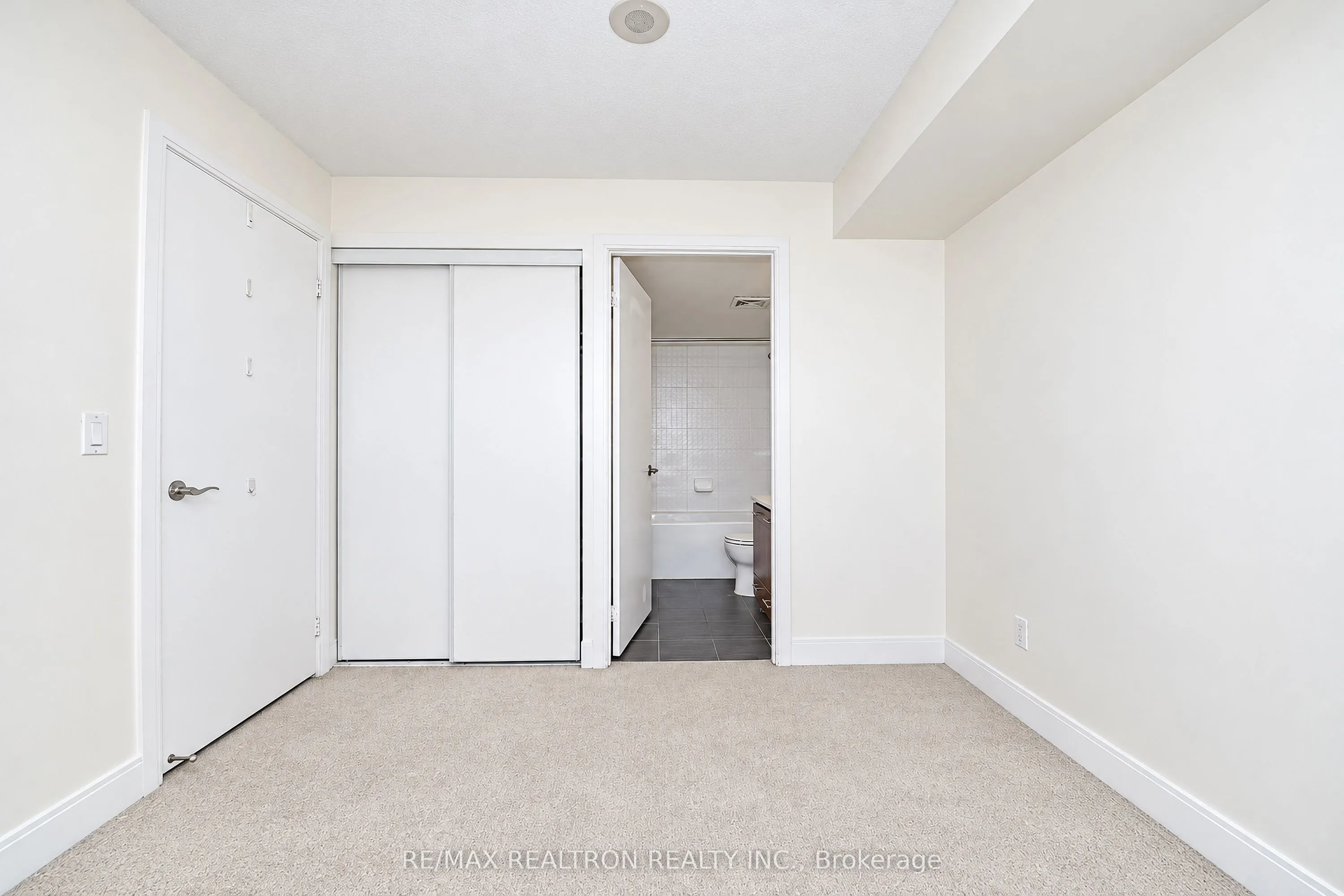 135 Village Green Square #1315