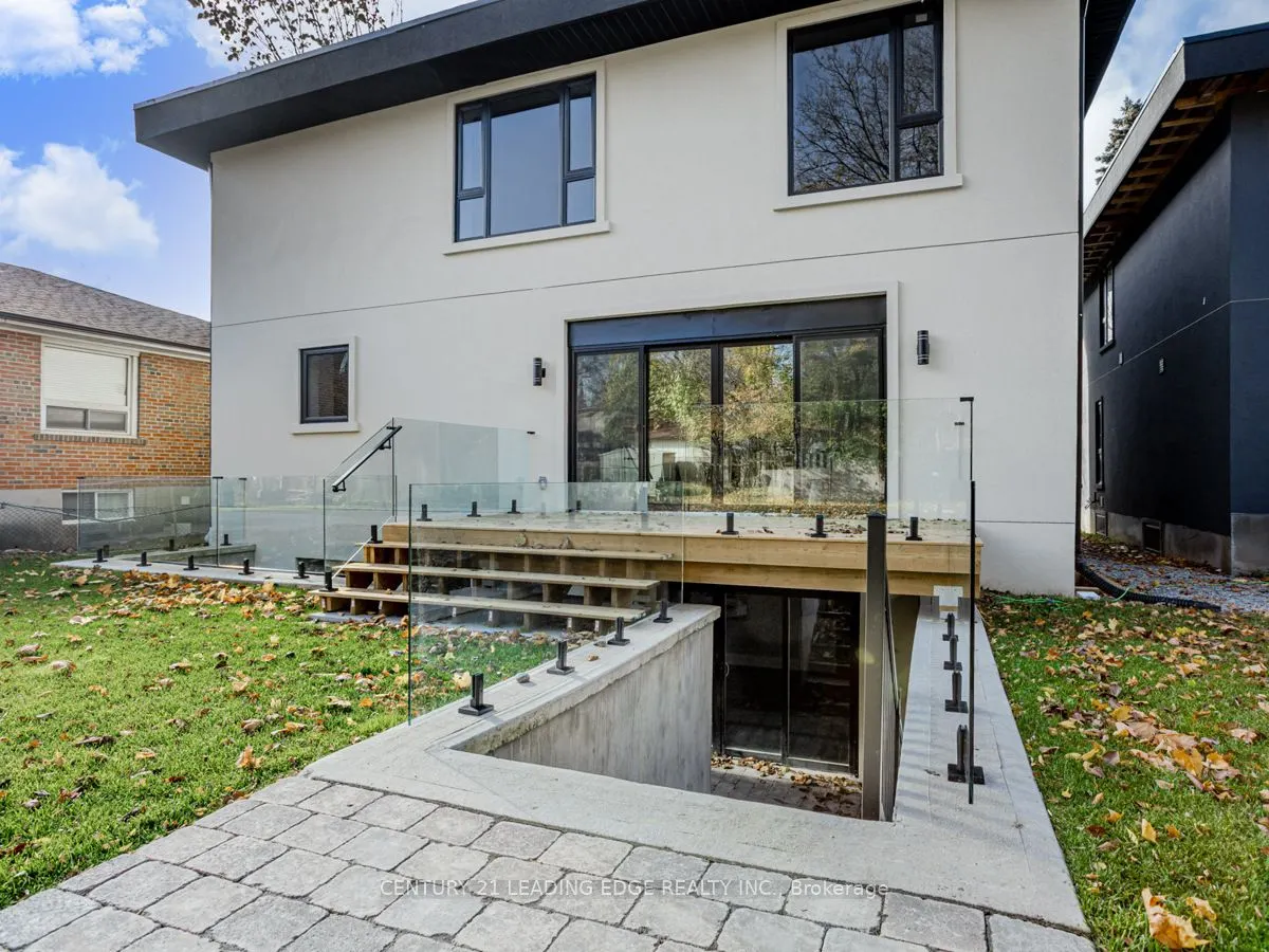 19 DONALDA Crescent