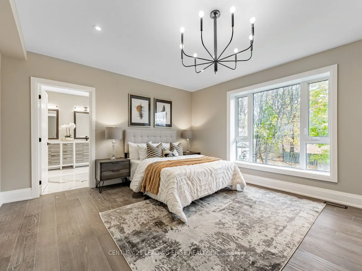 19 DONALDA Crescent