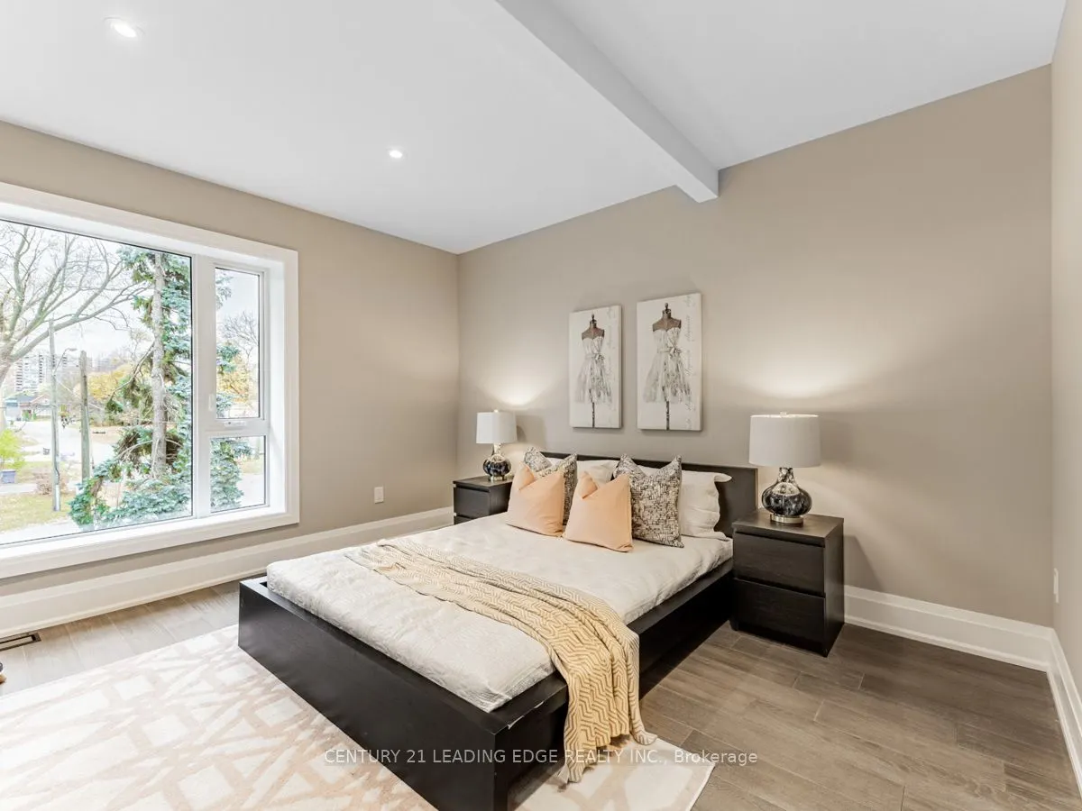 19 DONALDA Crescent