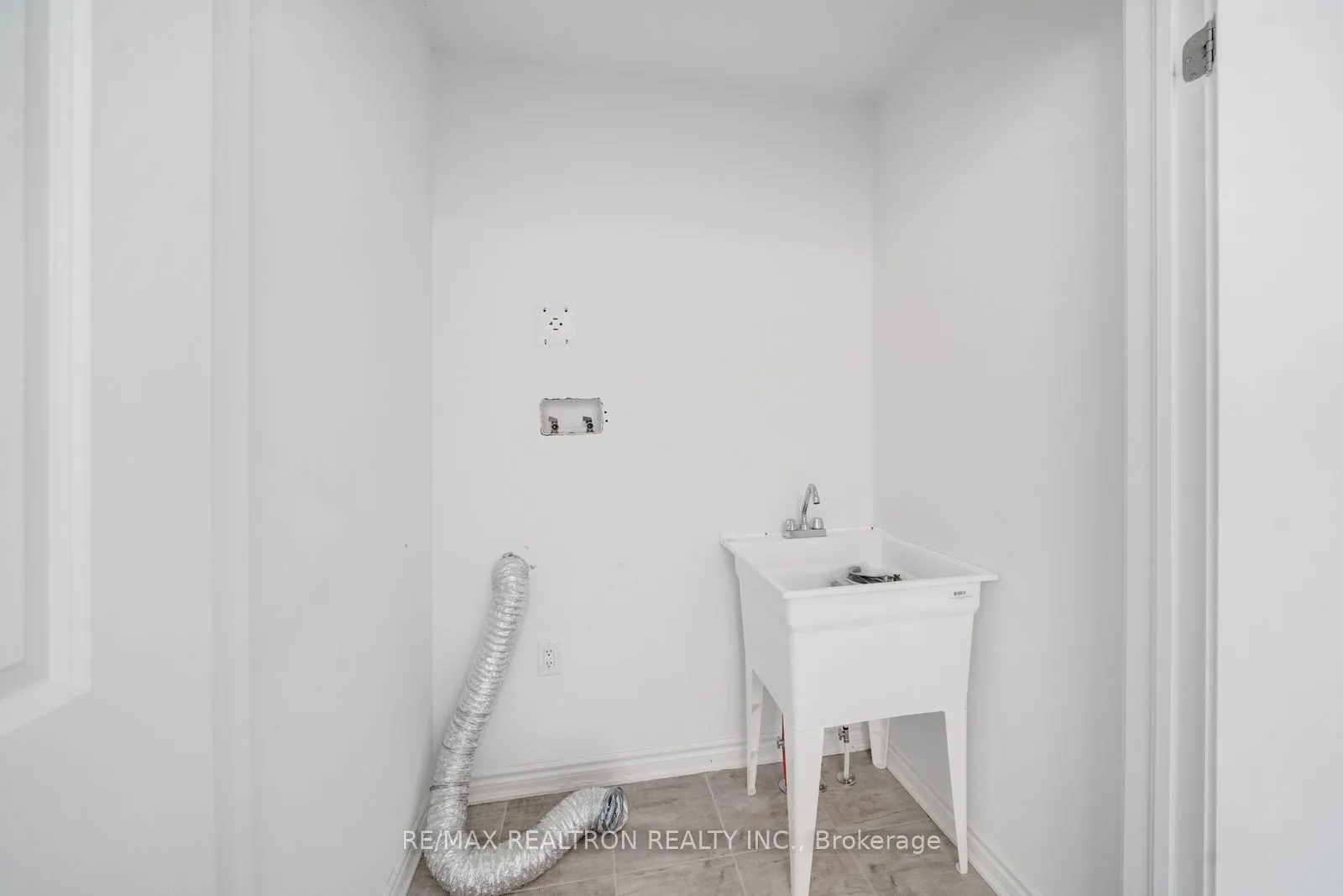 1570 Scarlett Trail