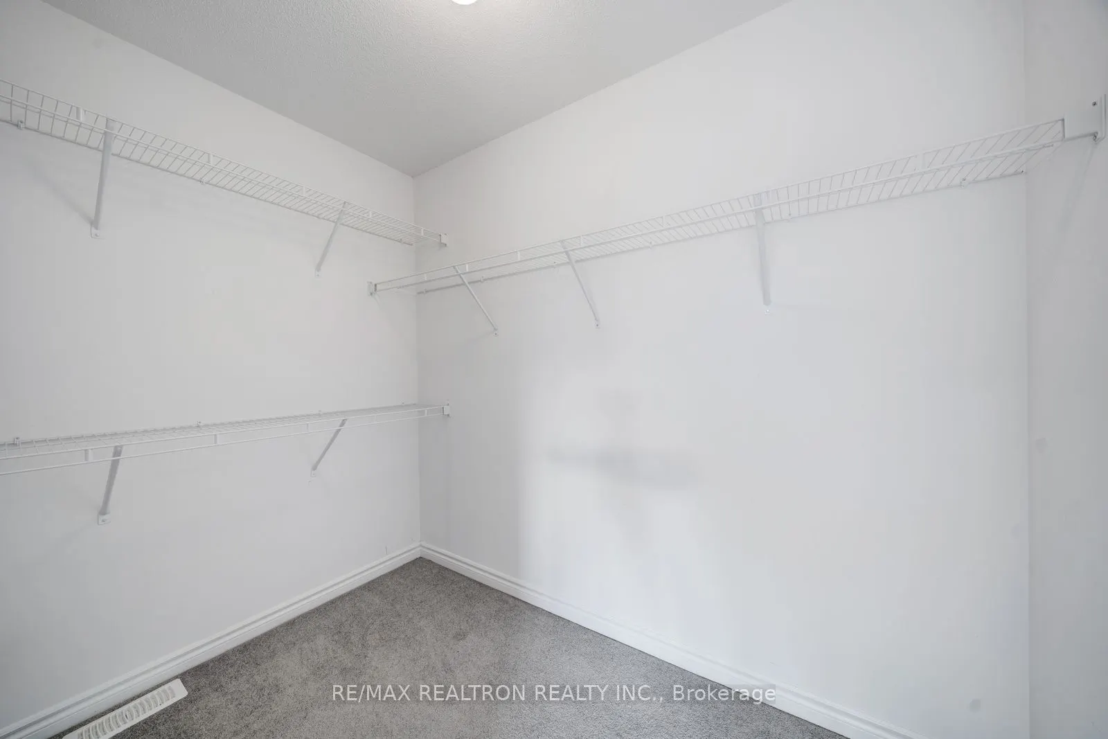 1570 Scarlett Trail