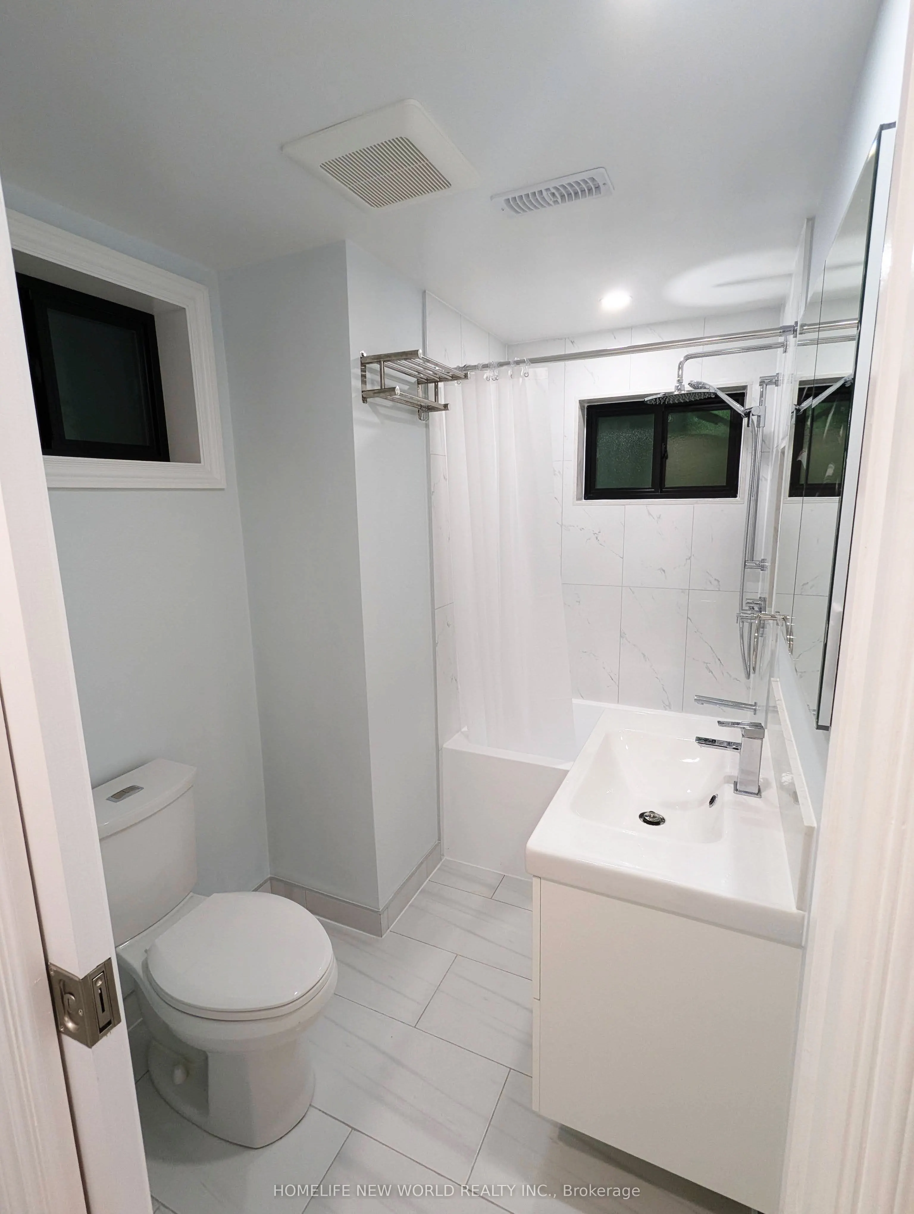 90 Oakvale Avenue #Lower