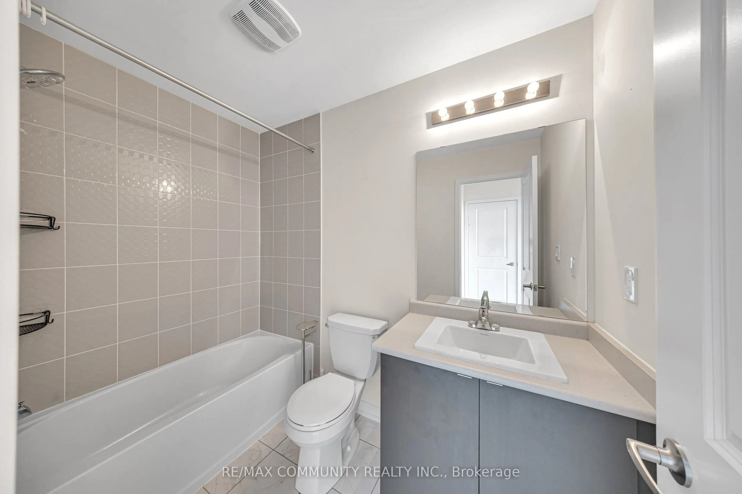 2550 Castlegate Crossing #419