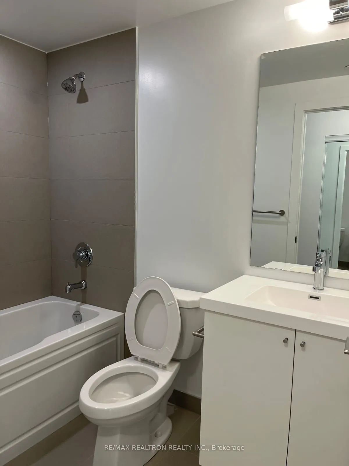 2545 Simcoe Street N #305