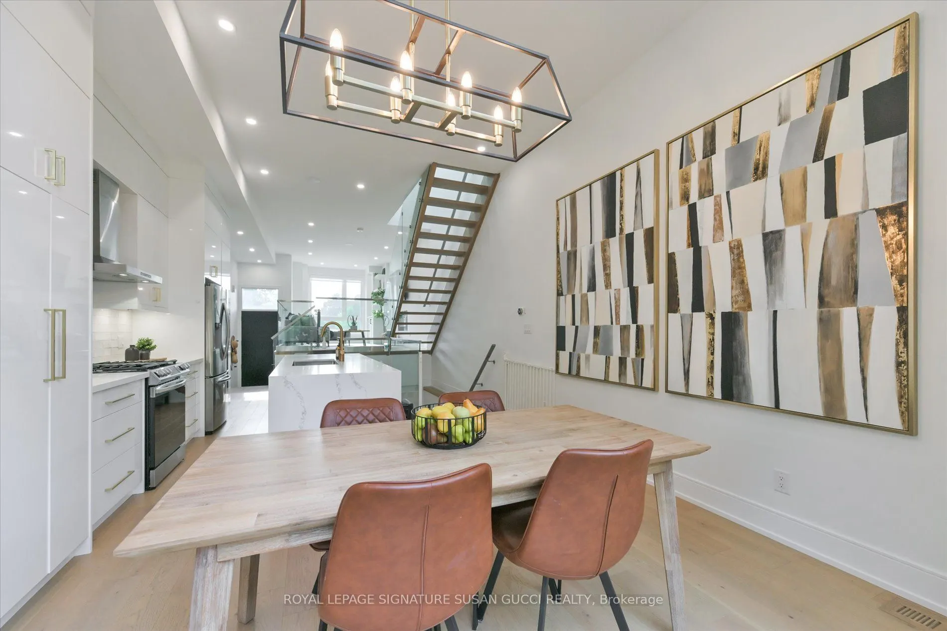 7A Everett Crescent