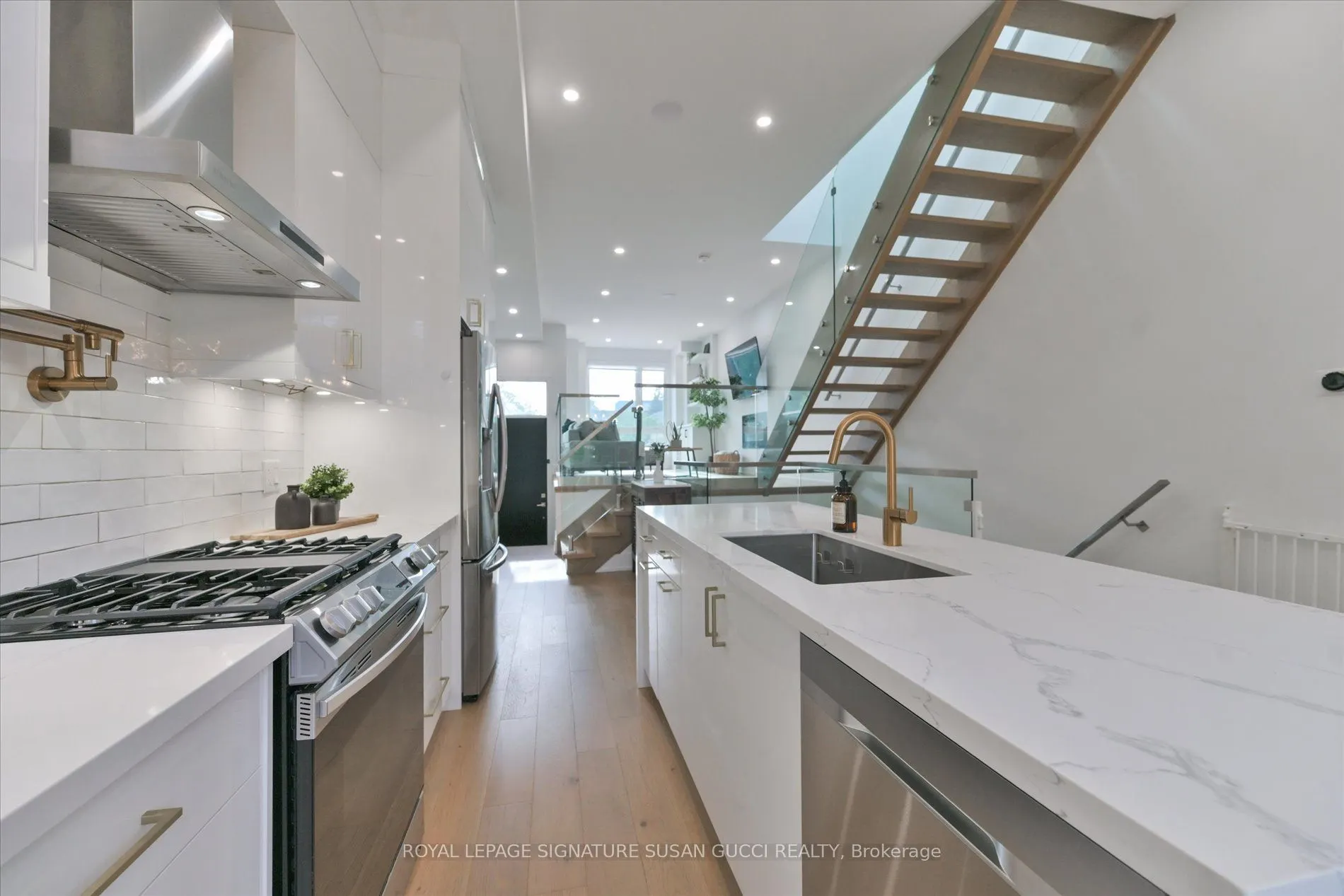 7A Everett Crescent