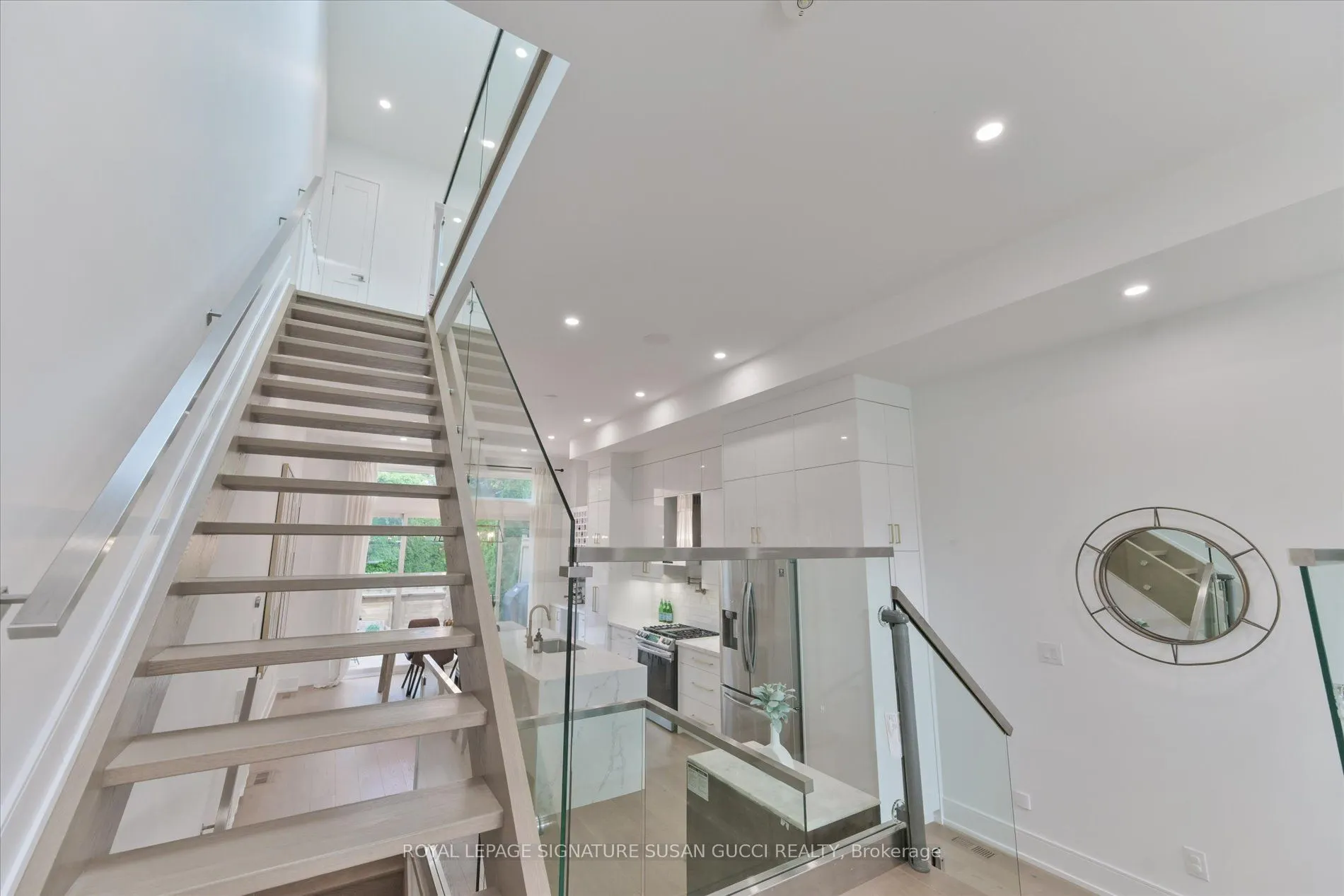 7A Everett Crescent