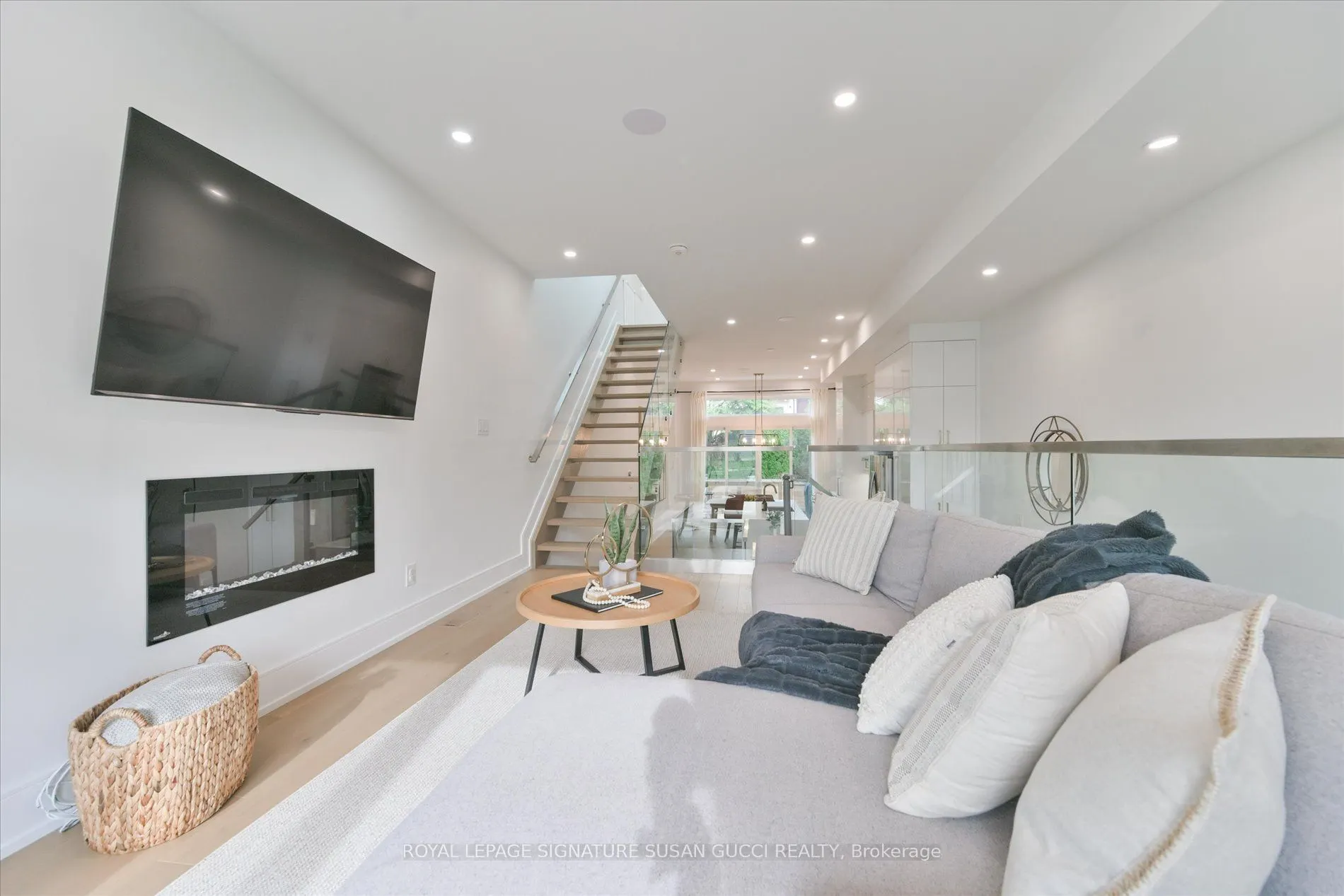 7A Everett Crescent