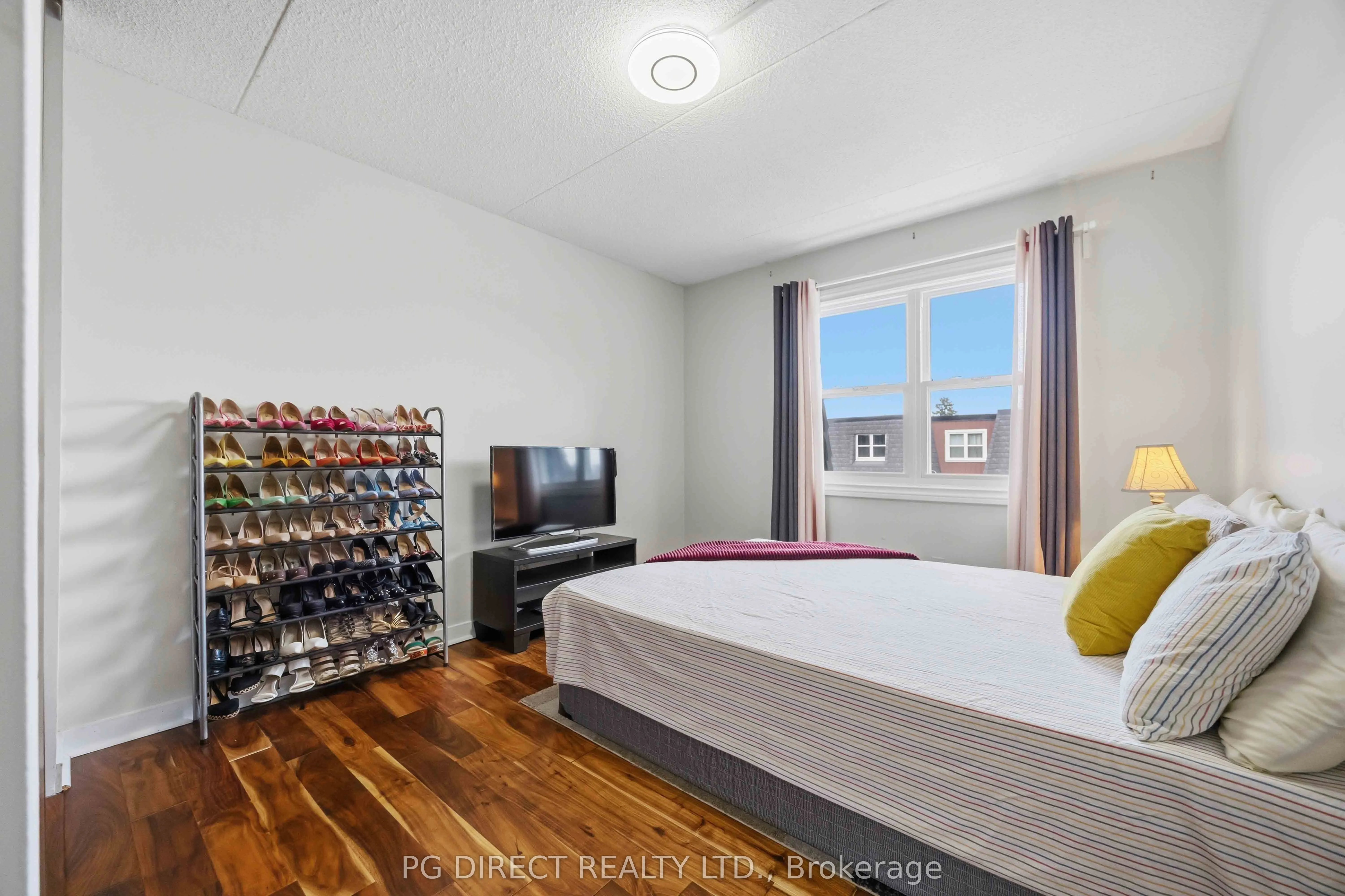 580 Mary Street E #214