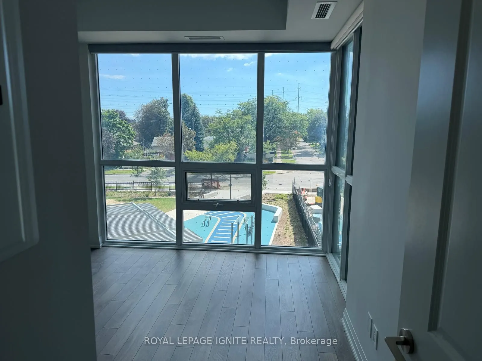 10 Meadowglen Place #310