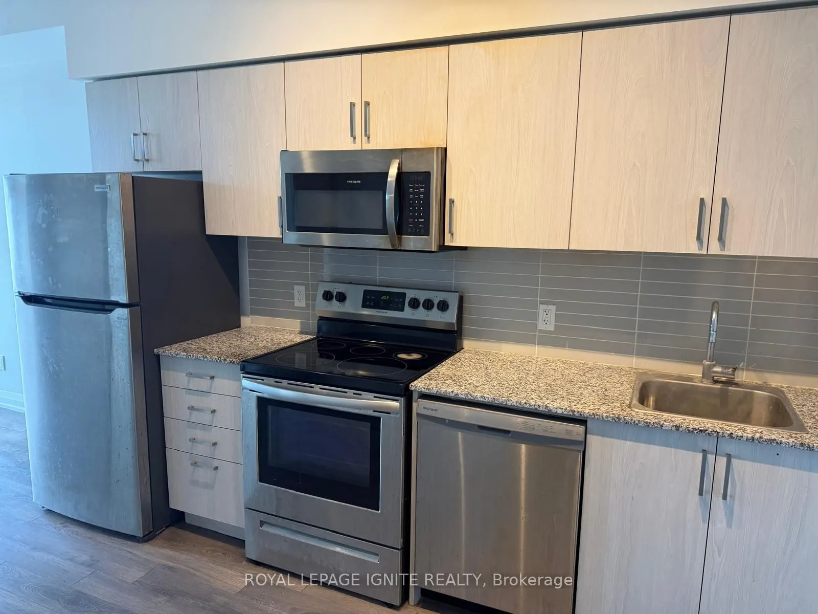 10 Meadowglen Place #310