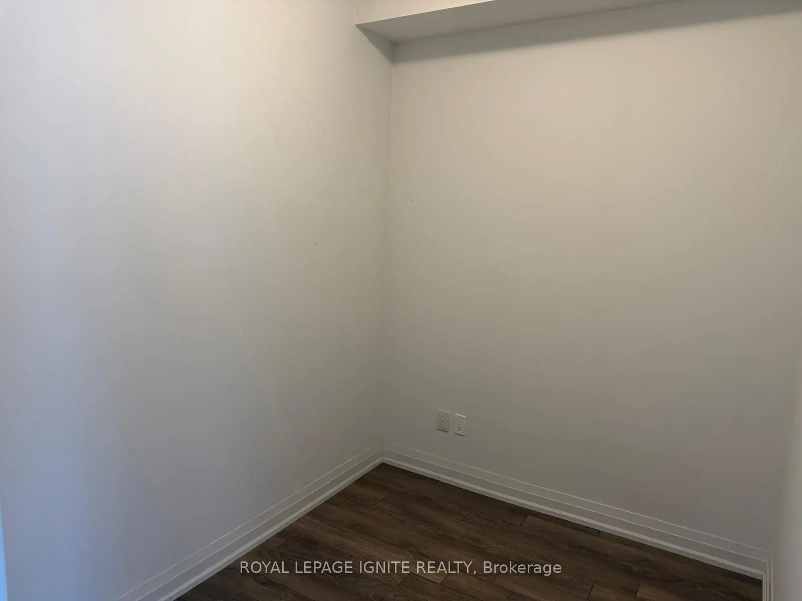 10 Meadowglen Place #310
