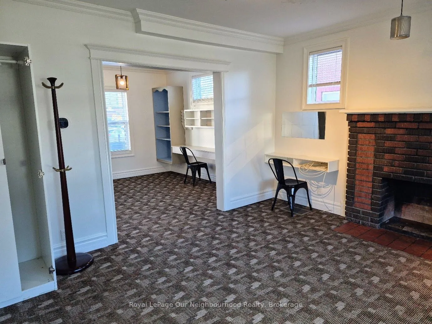 11 Colborne Street W #Main