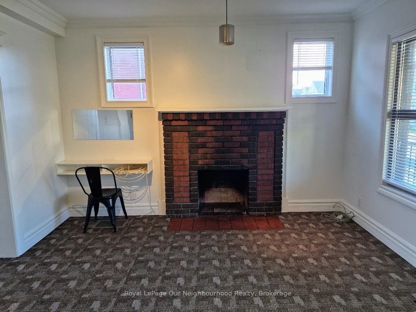 11 Colborne Street W #Main