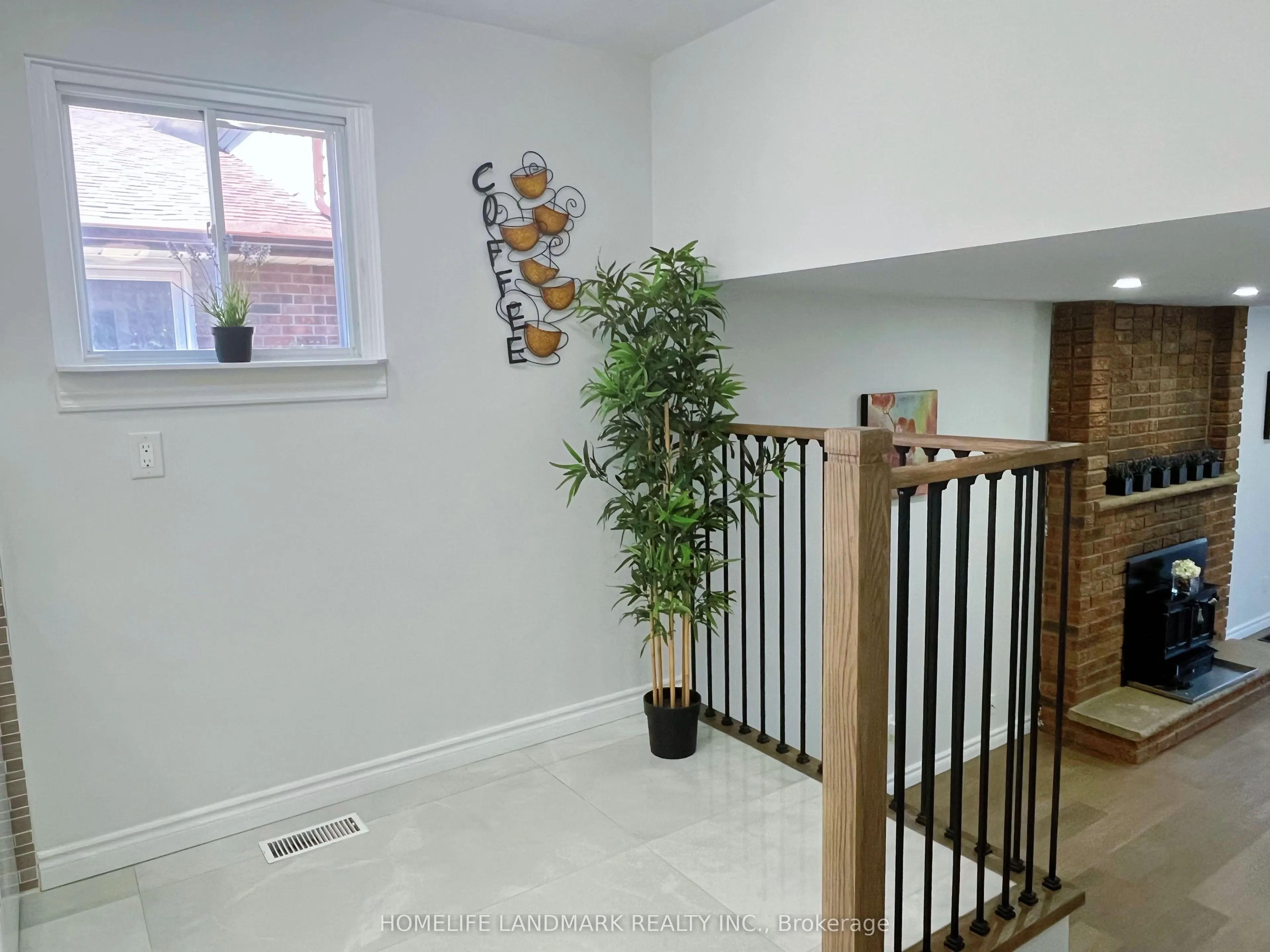 6 Snowhill Crescent