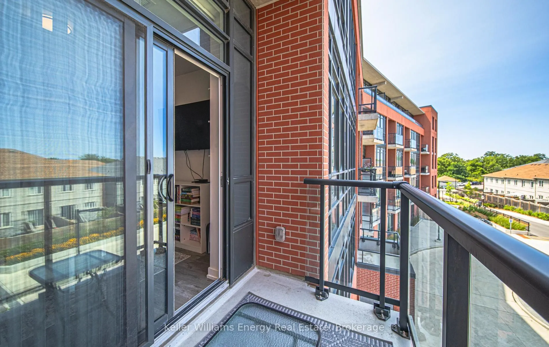 1010 Dundas Street E #301