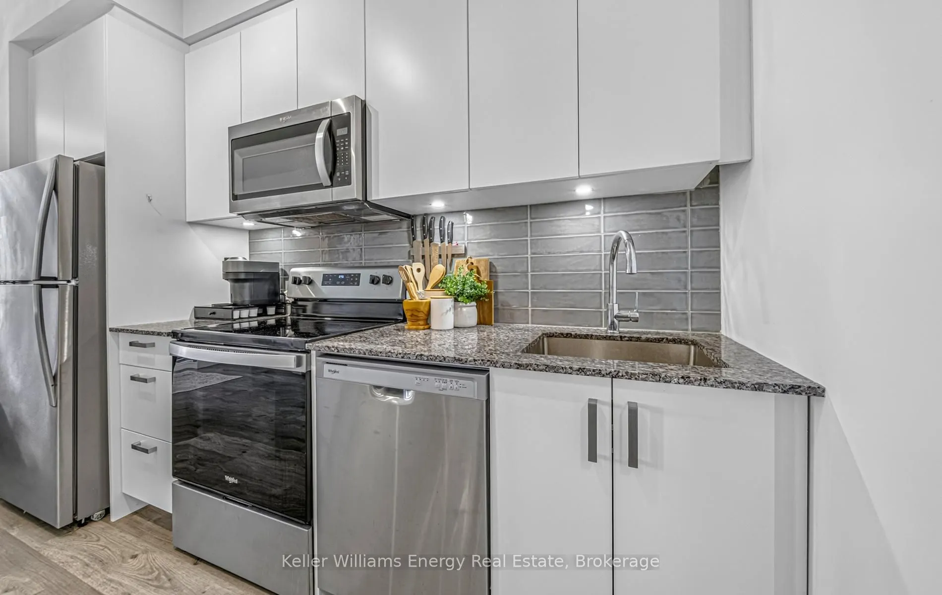 1010 Dundas Street E #301