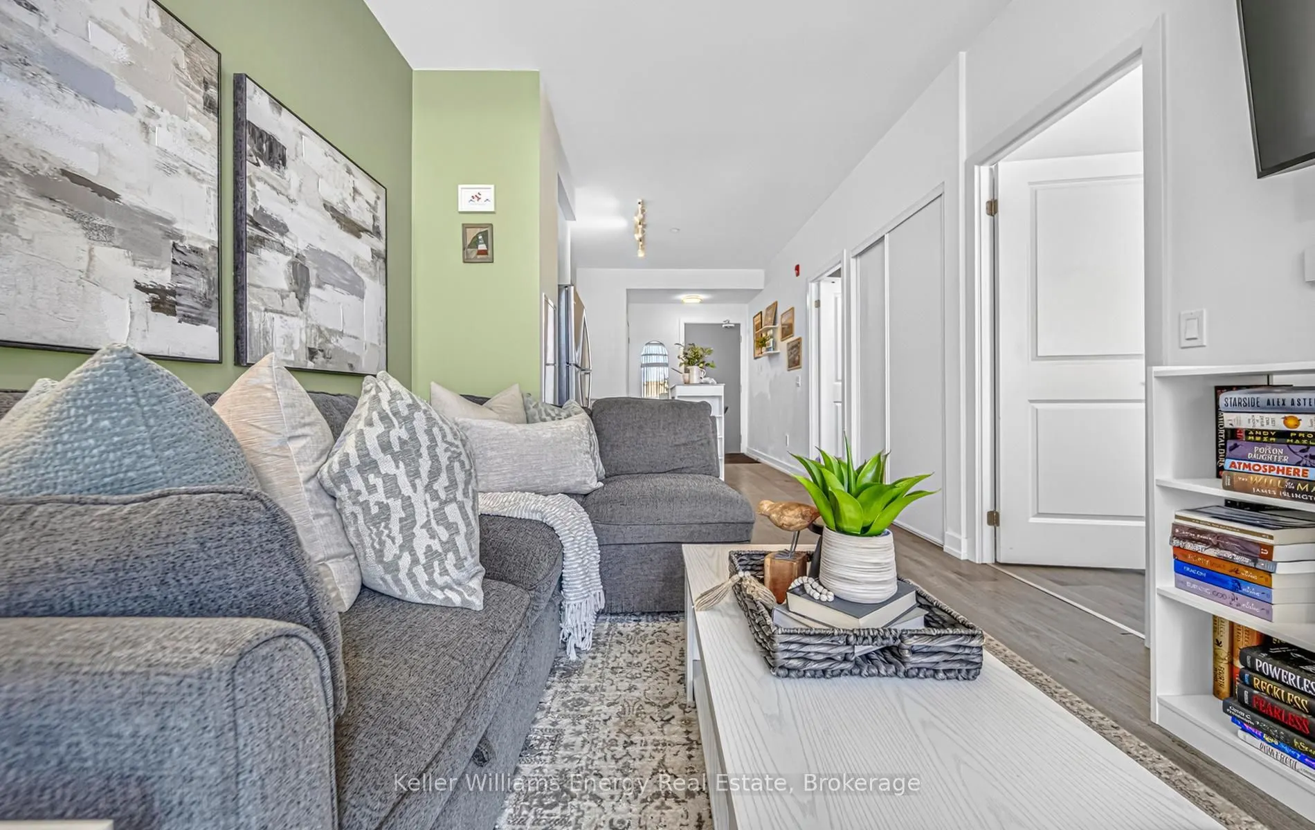 1010 Dundas Street E #301