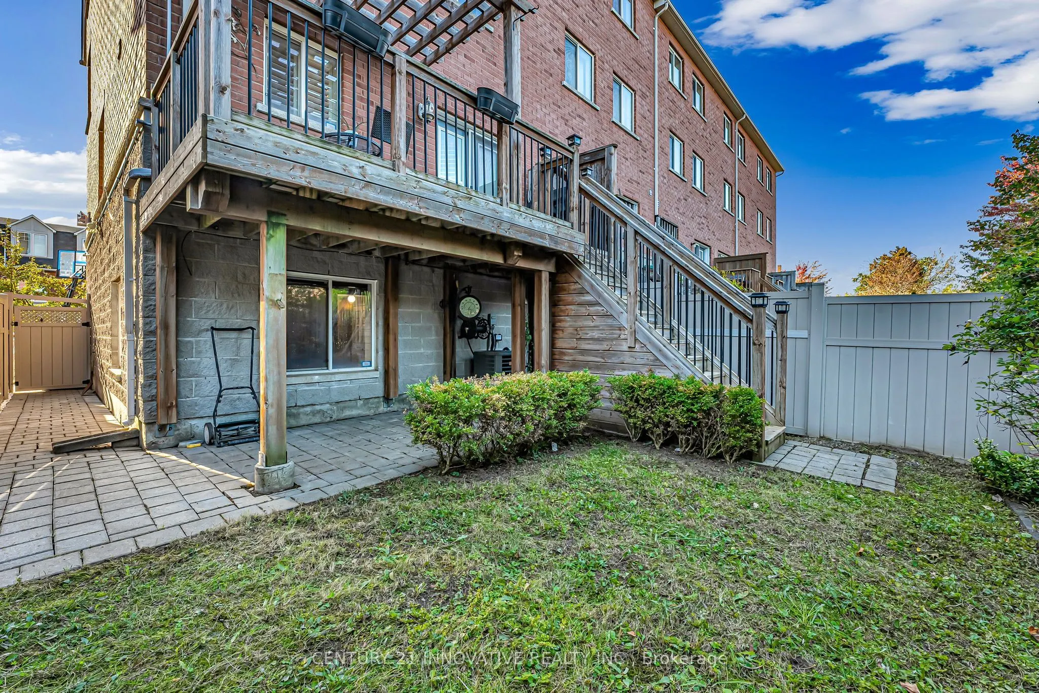99 John Bell Crescent