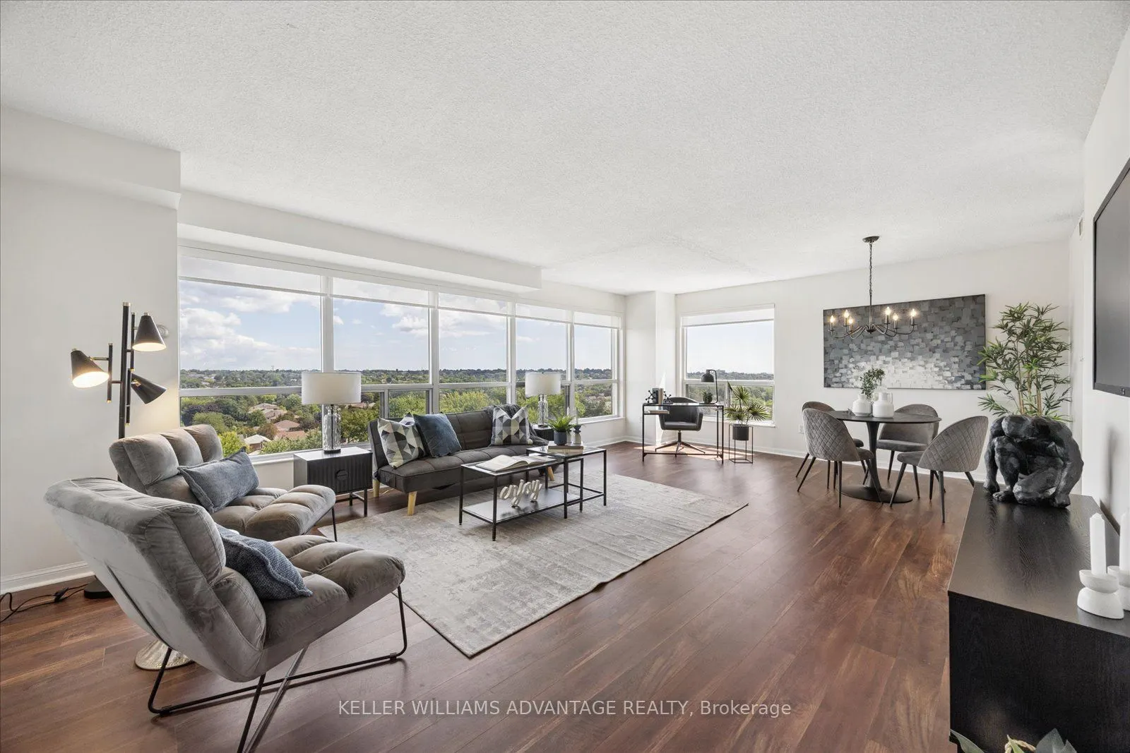 712 Rossland Road E #903