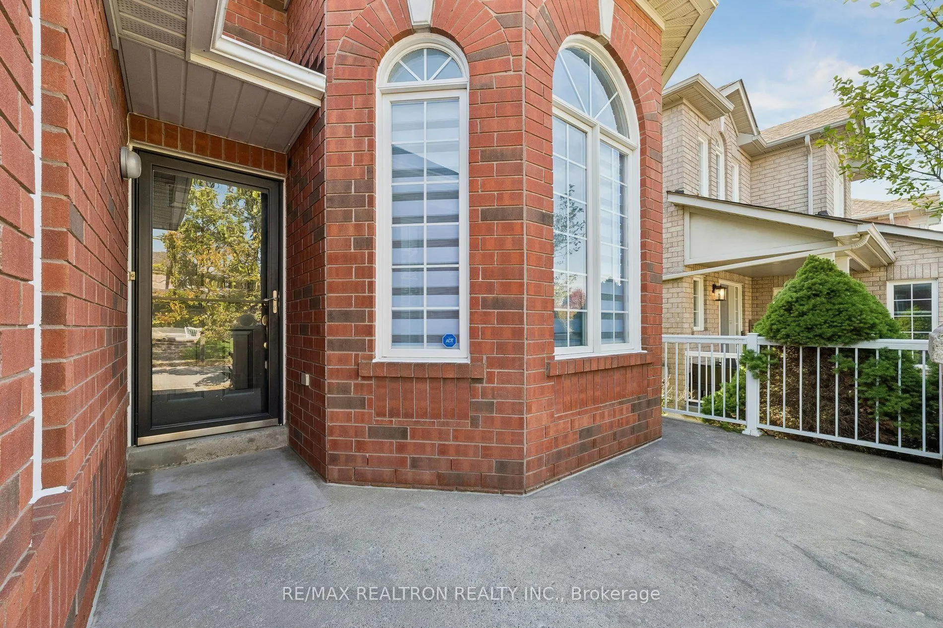 58 Lurosa Crescent