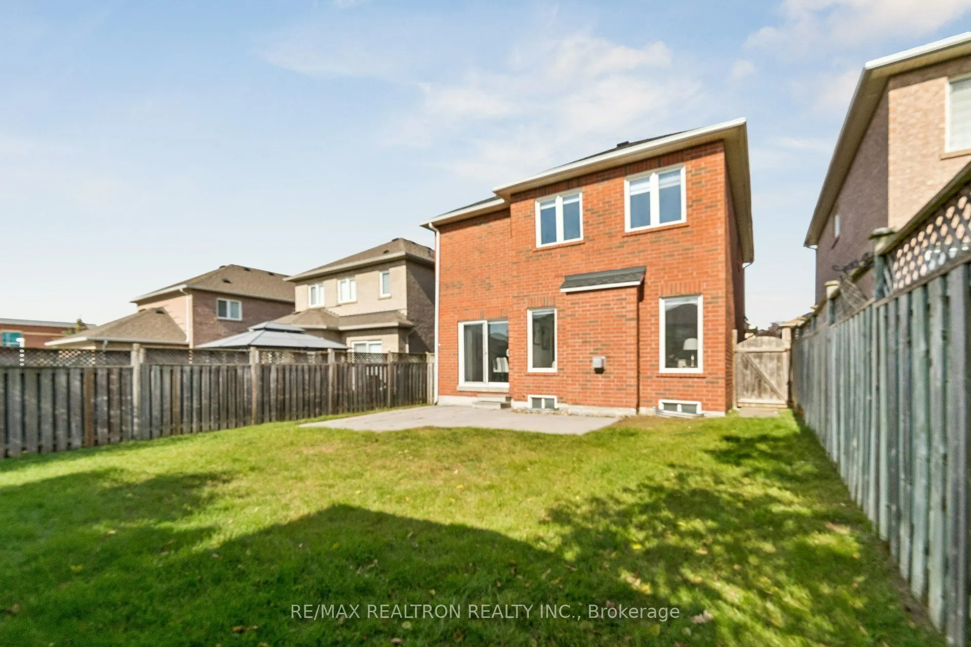 58 Lurosa Crescent