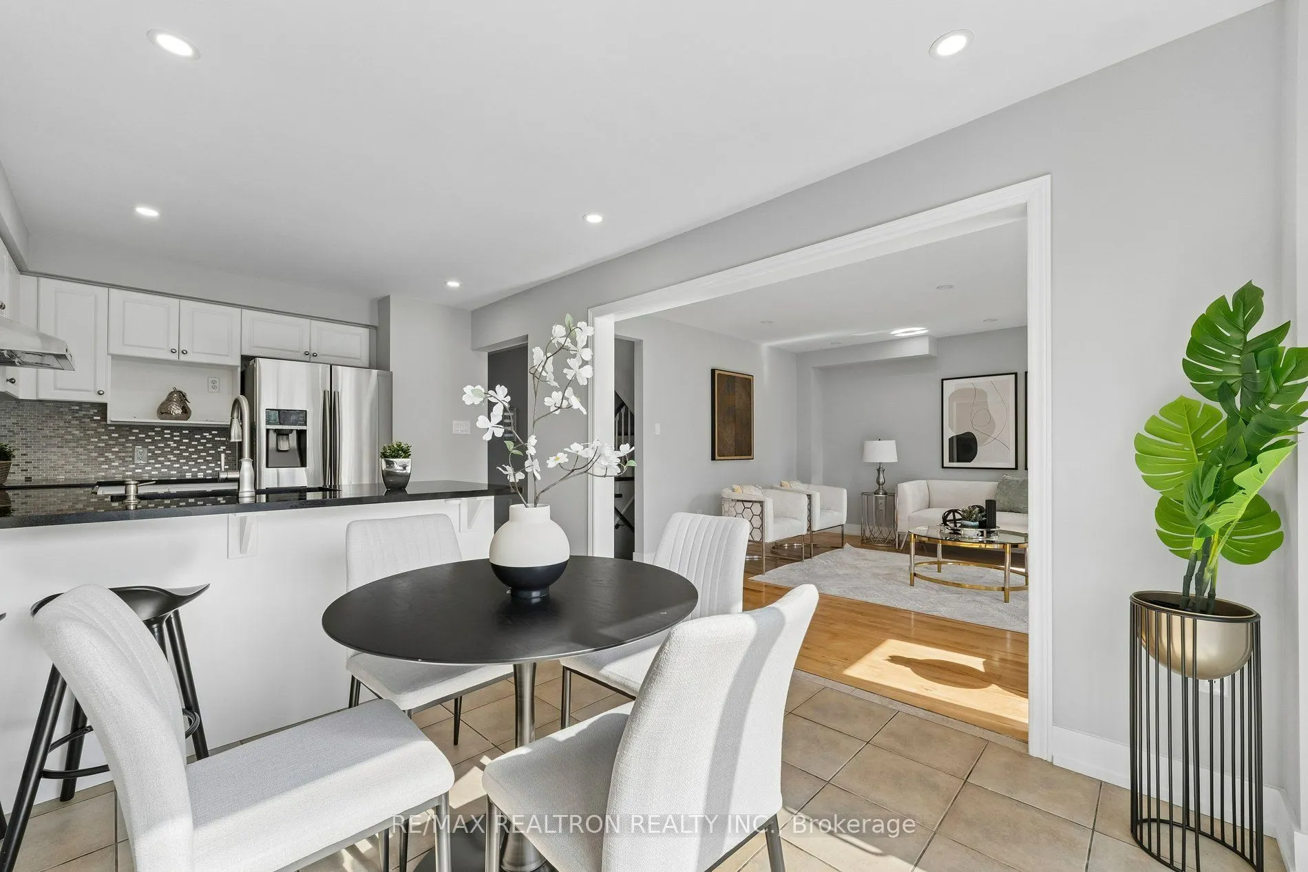 58 Lurosa Crescent