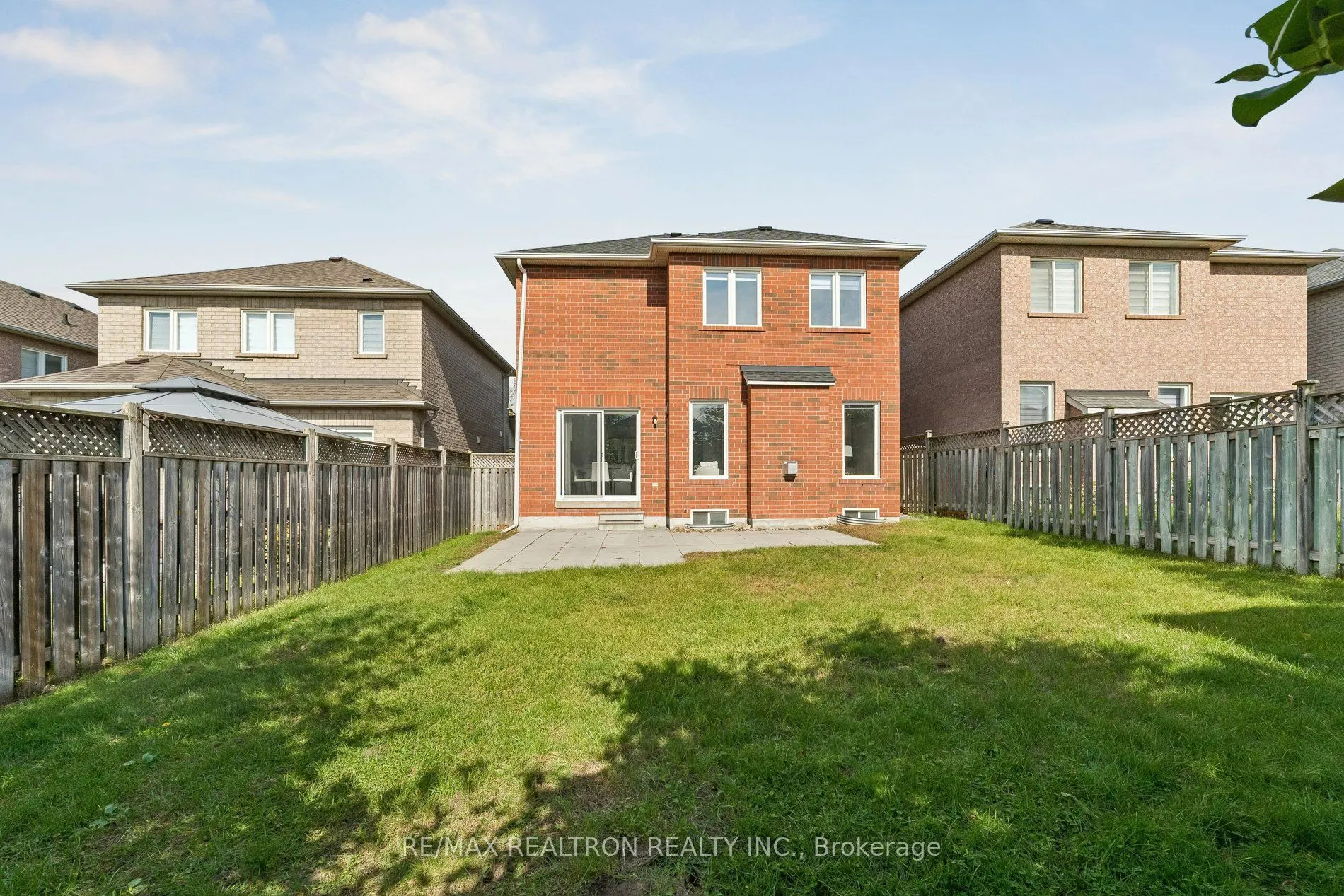58 Lurosa Crescent