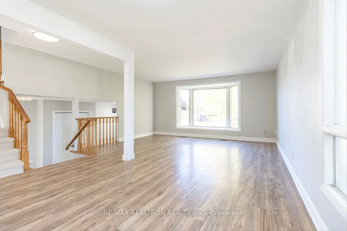 513 Labrador Drive