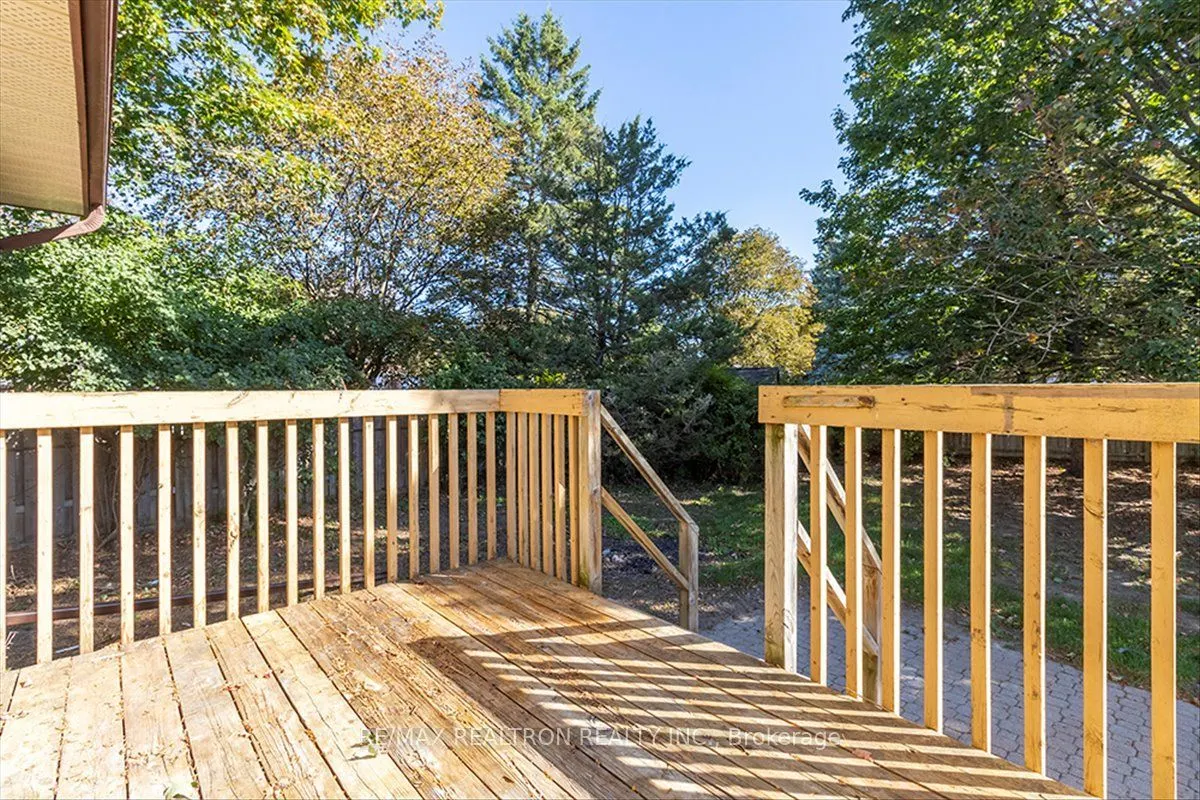 513 Labrador Drive