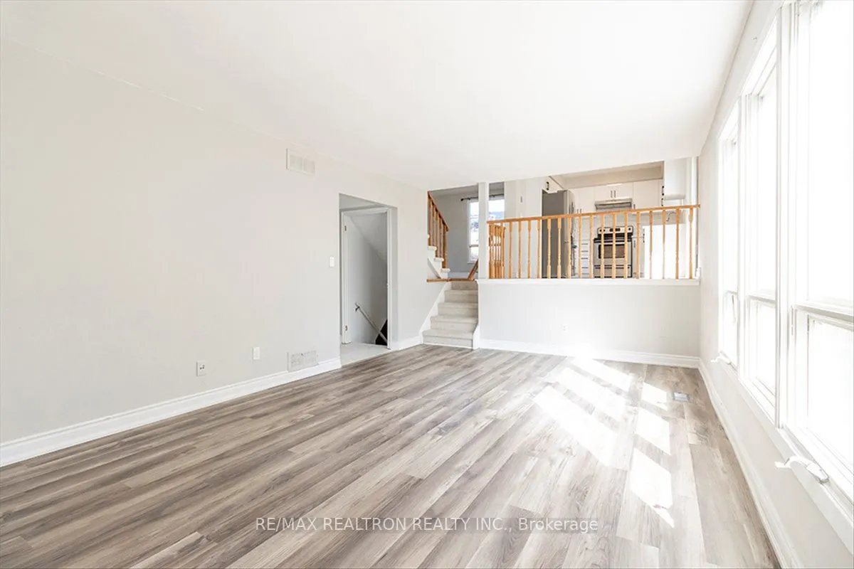 513 Labrador Drive